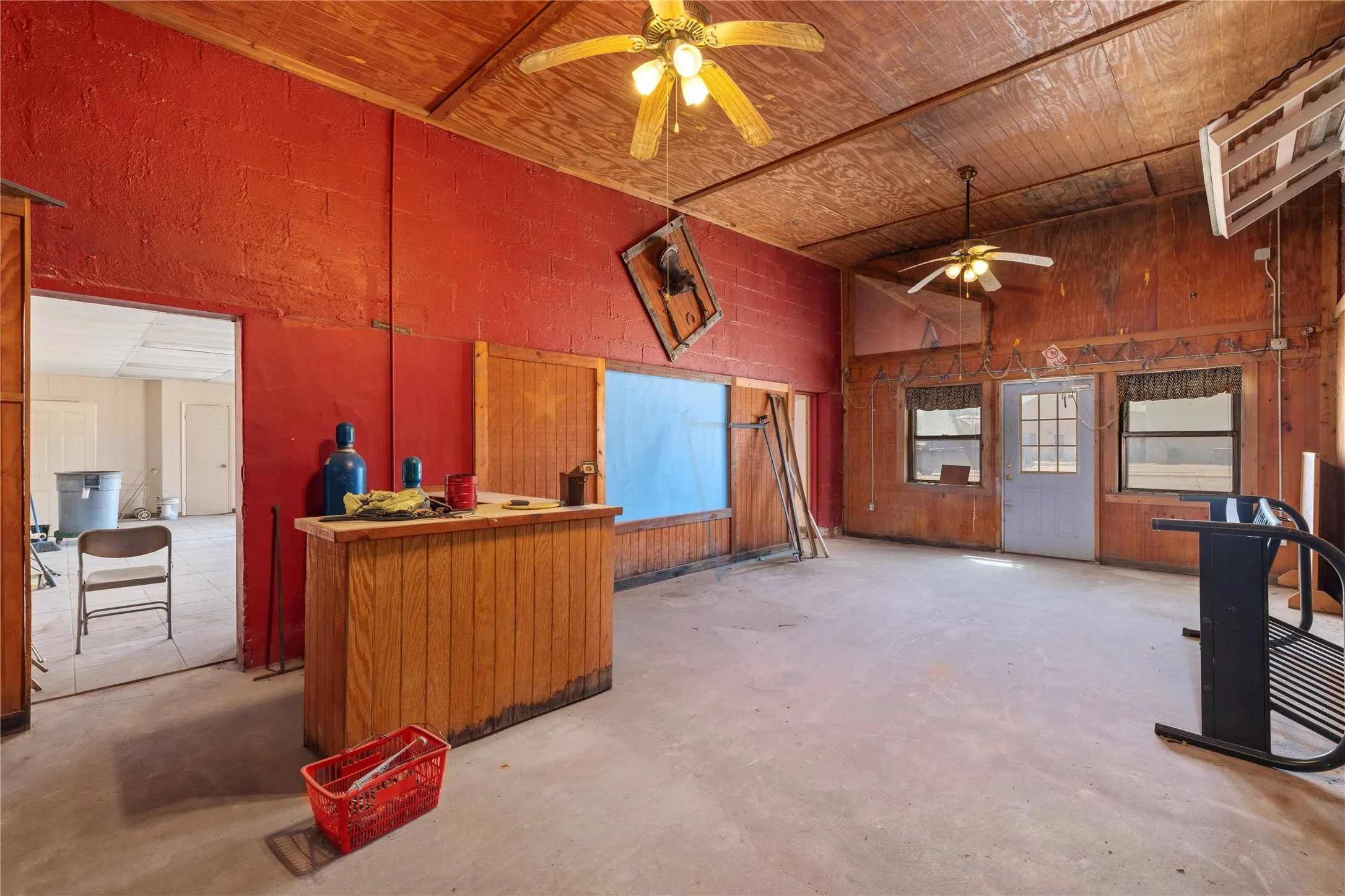 Retail For Sale in Comanche County , 409 N Texas Street, De Leon, Texas 76444, 0, 0, Garage spaces, 0 Sqft, built in 1945, Preowned, mls#21216652, Real Estate Agent in De Leon, Homes For Sale in Comanche county, Homes For Sale in De Leon, Realtor in De Leon Texas, Real Estate Brokerage Independent Realty Texas, Luminita Cordes Realtor
