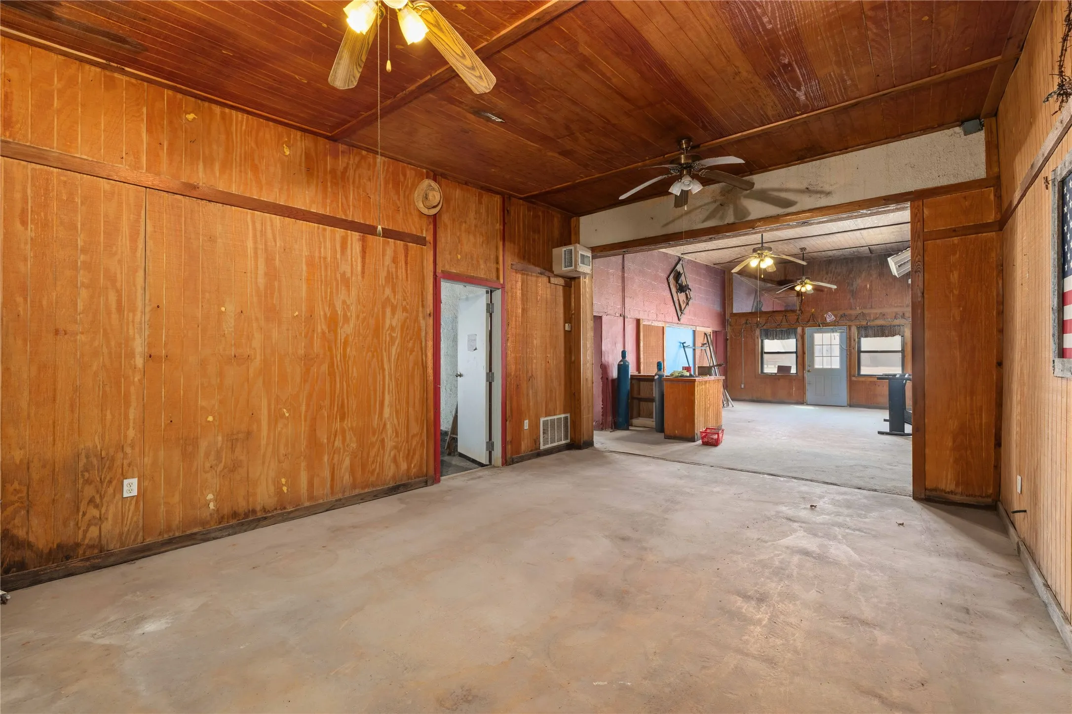 Retail For Sale in Comanche County , 409 N Texas Street, De Leon, Texas 76444, 0, 0, Garage spaces, 0 Sqft, built in 1945, Preowned, mls#21216652, Real Estate Agent in De Leon, Homes For Sale in Comanche county, Homes For Sale in De Leon, Realtor in De Leon Texas, Real Estate Brokerage Independent Realty Texas, Luminita Cordes Realtor