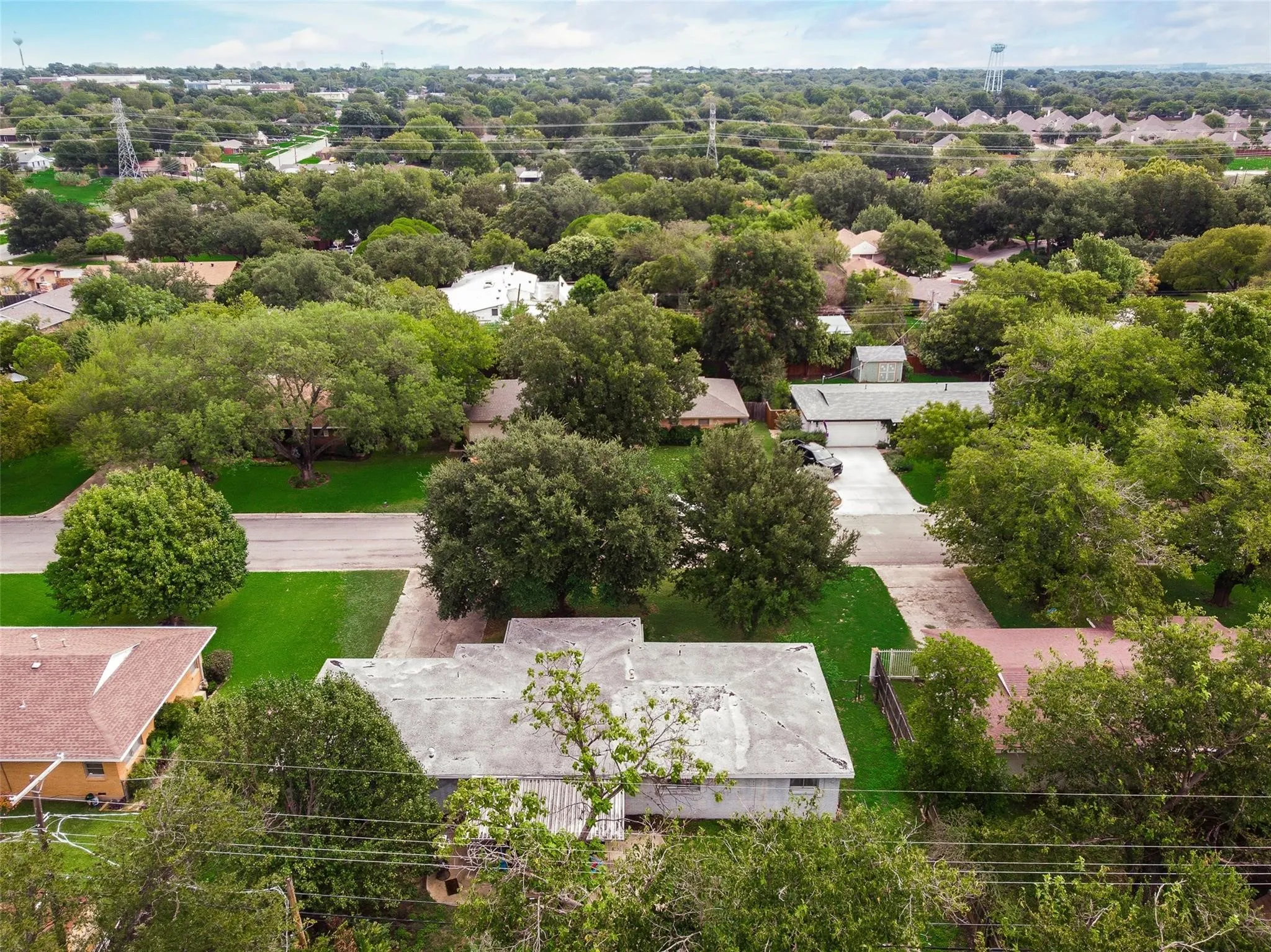 Single Family Residence For Sale in Tarrant County , 3812 Springbranch Drive, Benbrook, Texas 76116, 3 Bedroom, 2 Bathroom, 2 Garage spaces, 1,715 Sqft, built in 1957, mls#21216754, Real Estate Agent in Benbrook, Homes For Sale in Tarrant county, Homes For Sale in Benbrook, Realtor in Benbrook Texas, Real Estate Brokerage Independent Realty Texas, Luminita Cordes Realtor