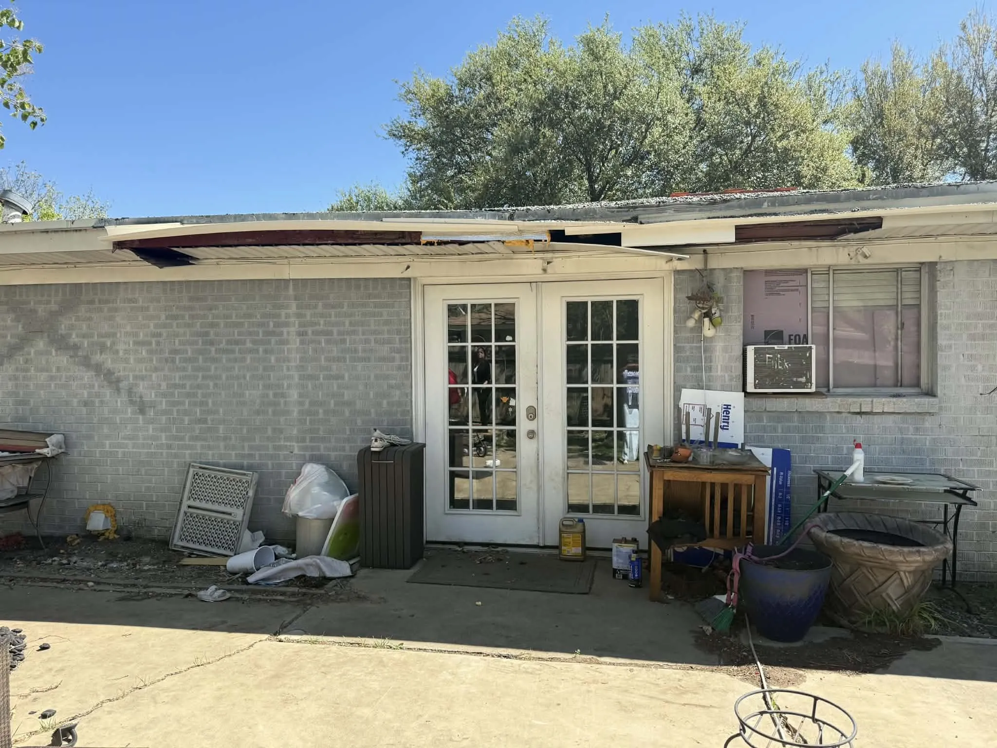 Single Family Residence For Sale in Tarrant County , 3812 Springbranch Drive, Benbrook, Texas 76116, 3 Bedroom, 2 Bathroom, 2 Garage spaces, 1,715 Sqft, built in 1957, mls#21216754, Real Estate Agent in Benbrook, Homes For Sale in Tarrant county, Homes For Sale in Benbrook, Realtor in Benbrook Texas, Real Estate Brokerage Independent Realty Texas, Luminita Cordes Realtor