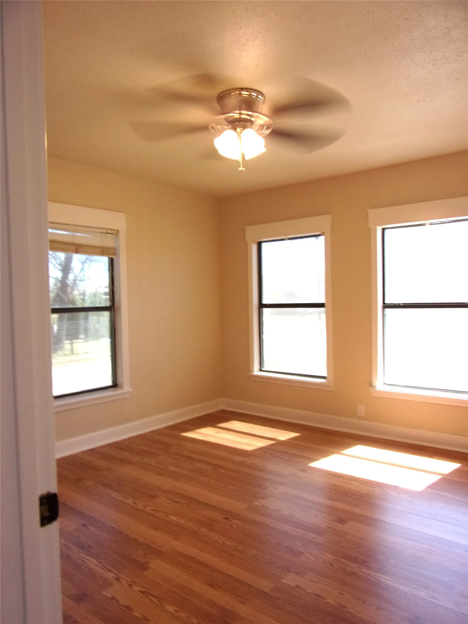 Single Family Residence For Sale in San Saba County , 1902 W Dry Street, San Saba, Texas 76877, 3 Bedroom, 1 Bathroom, 1 Garage spaces, 966 Sqft, built in 1940, mls#21216769, Real Estate Agent in San Saba, Homes For Sale in San Saba county, Homes For Sale in San Saba, Realtor in San Saba Texas, Real Estate Brokerage Independent Realty Texas, Luminita Cordes Realtor
