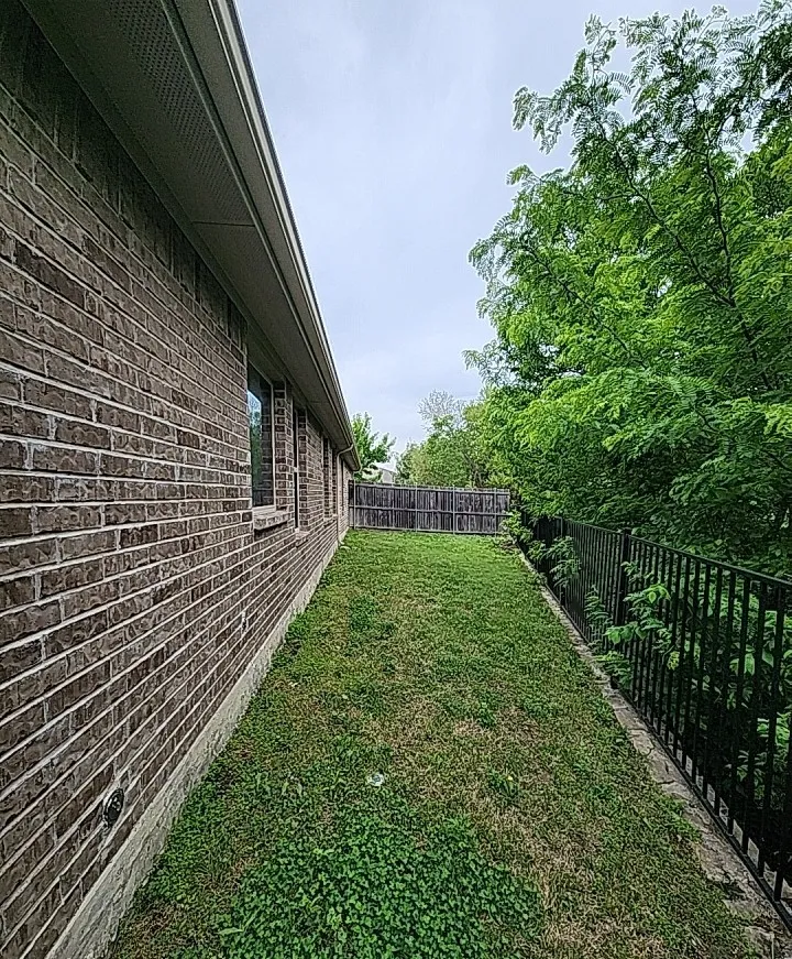 Single Family Residence For Sale in Denton County , 12024 Clearpoint Court, Frisco, Texas 75036, 4 Bedroom, 2 Bathroom, 2 Garage spaces, 2,018 Sqft, built in 2016, Preowned, mls#21216868, Real Estate Agent in Frisco, Homes For Sale in Denton county, Homes For Sale in Frisco, Realtor in Frisco Texas, Real Estate Brokerage Independent Realty Texas, Luminita Cordes Realtor