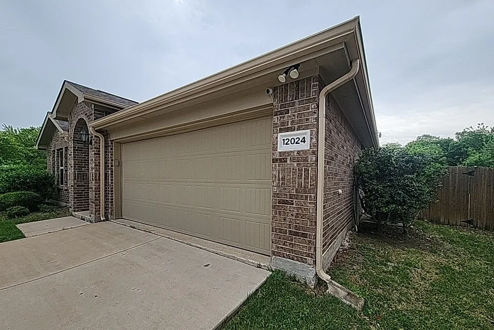 Single Family Residence For Sale in Denton County , 12024 Clearpoint Court, Frisco, Texas 75036, 4 Bedroom, 2 Bathroom, 2 Garage spaces, 2,018 Sqft, built in 2016, Preowned, mls#21216868, Real Estate Agent in Frisco, Homes For Sale in Denton county, Homes For Sale in Frisco, Realtor in Frisco Texas, Real Estate Brokerage Independent Realty Texas, Luminita Cordes Realtor