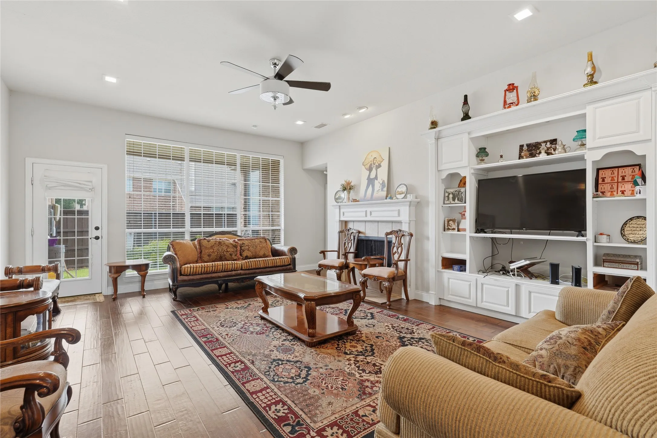 Single Family Residence For Sale in Dallas County , 6809 Westover, Rowlett, Texas 75089, 4 Bedroom, 2 Bathroom, 2 Garage spaces, 2,274 Sqft, built in 2002, mls#21216881, Real Estate Agent in Rowlett, Homes For Sale in Dallas county, Homes For Sale in Rowlett, Realtor in Rowlett Texas, Real Estate Brokerage Independent Realty Texas, Luminita Cordes Realtor