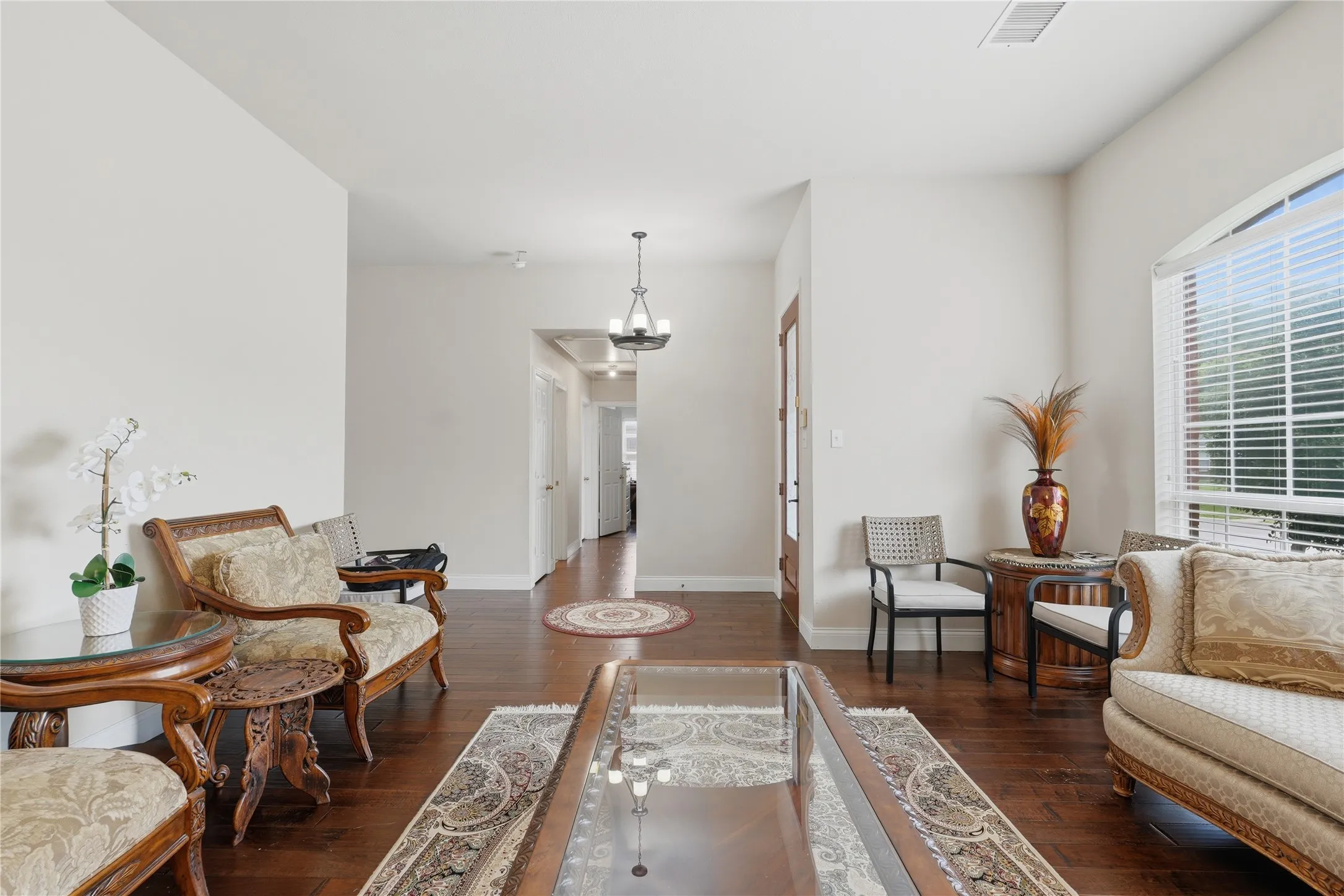 Single Family Residence For Sale in Dallas County , 6809 Westover, Rowlett, Texas 75089, 4 Bedroom, 2 Bathroom, 2 Garage spaces, 2,274 Sqft, built in 2002, mls#21216881, Real Estate Agent in Rowlett, Homes For Sale in Dallas county, Homes For Sale in Rowlett, Realtor in Rowlett Texas, Real Estate Brokerage Independent Realty Texas, Luminita Cordes Realtor