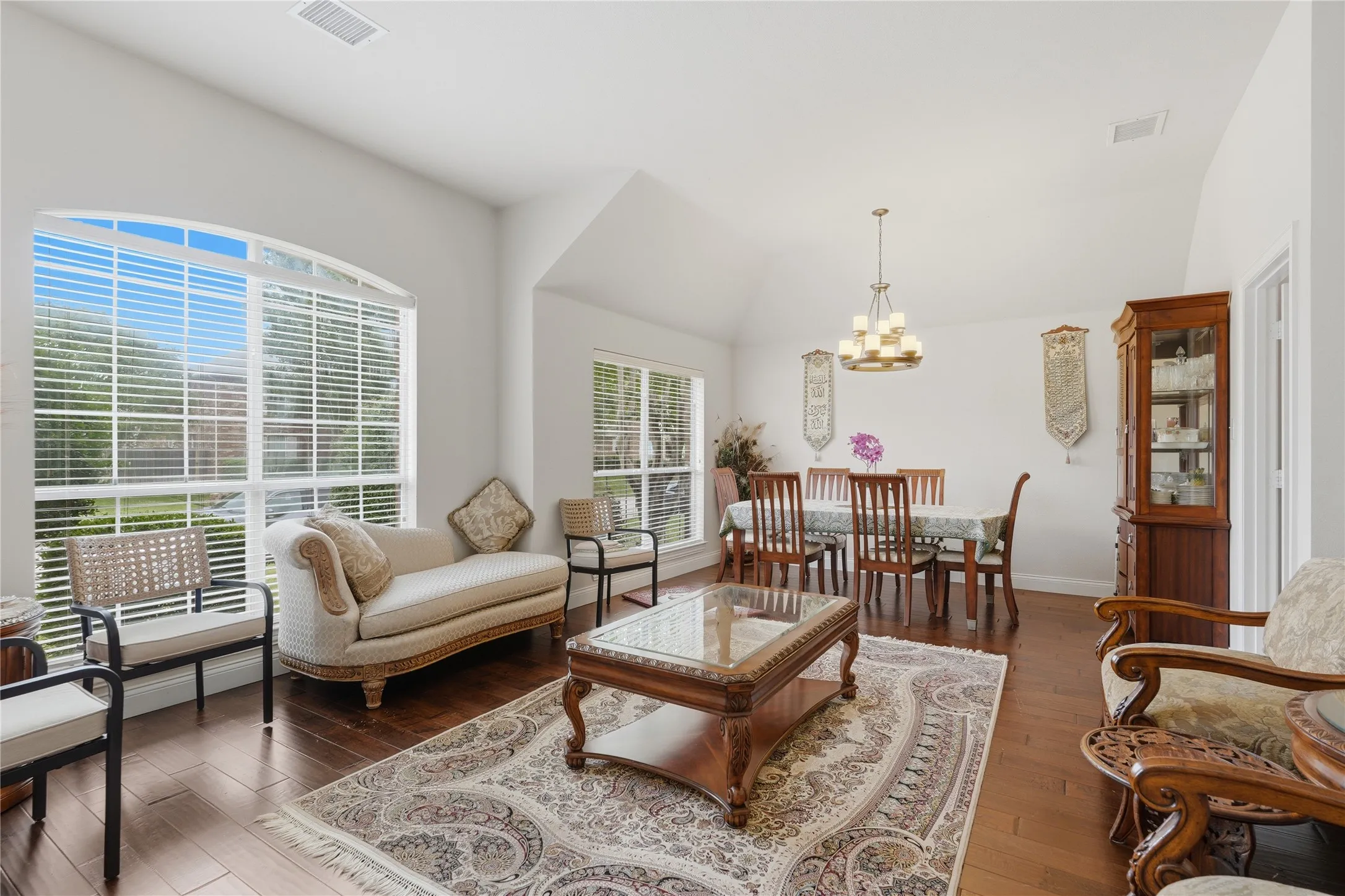 Single Family Residence For Sale in Dallas County , 6809 Westover, Rowlett, Texas 75089, 4 Bedroom, 2 Bathroom, 2 Garage spaces, 2,274 Sqft, built in 2002, mls#21216881, Real Estate Agent in Rowlett, Homes For Sale in Dallas county, Homes For Sale in Rowlett, Realtor in Rowlett Texas, Real Estate Brokerage Independent Realty Texas, Luminita Cordes Realtor