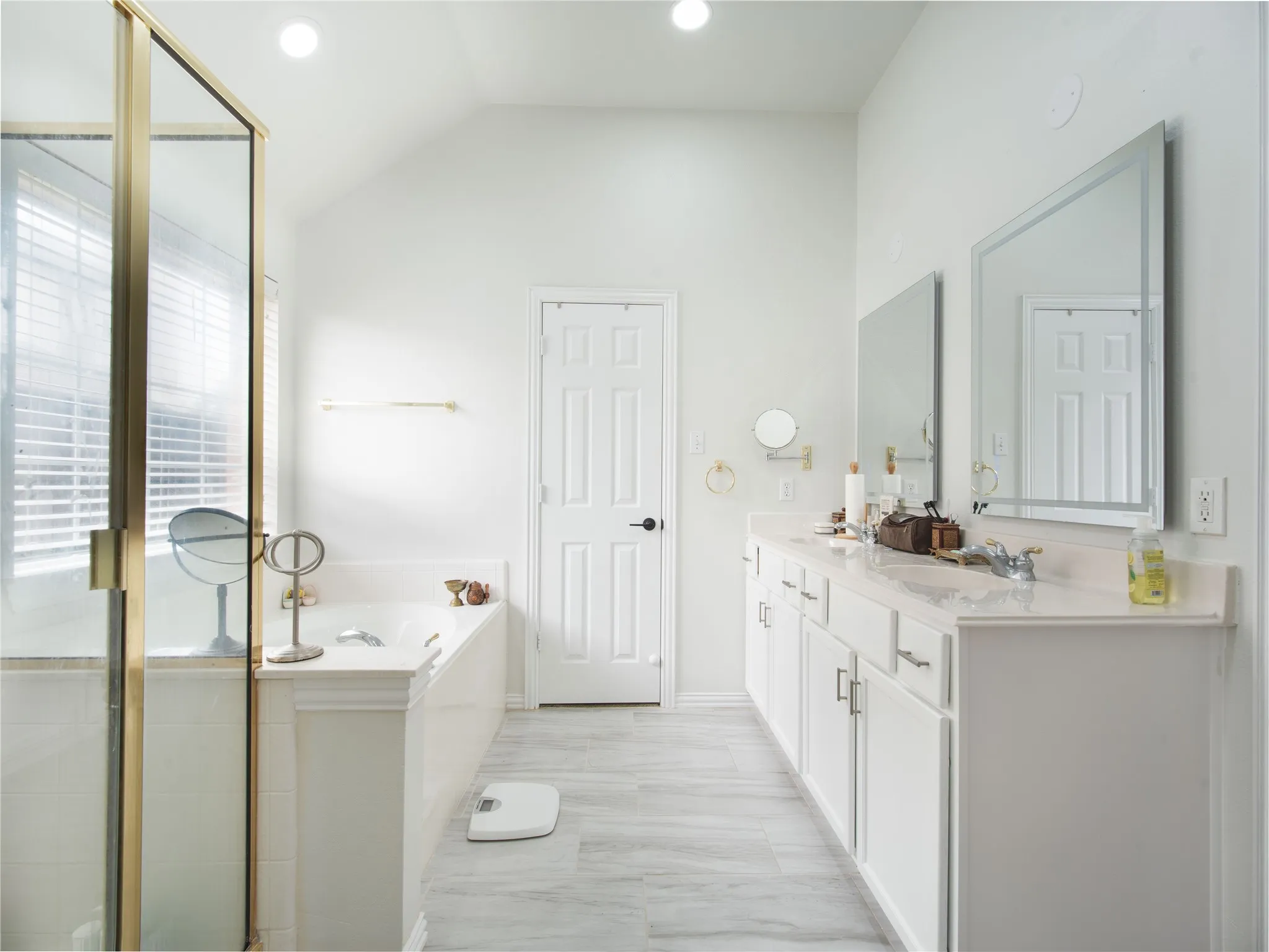 Single Family Residence For Sale in Dallas County , 6809 Westover, Rowlett, Texas 75089, 4 Bedroom, 2 Bathroom, 2 Garage spaces, 2,274 Sqft, built in 2002, mls#21216881, Real Estate Agent in Rowlett, Homes For Sale in Dallas county, Homes For Sale in Rowlett, Realtor in Rowlett Texas, Real Estate Brokerage Independent Realty Texas, Luminita Cordes Realtor