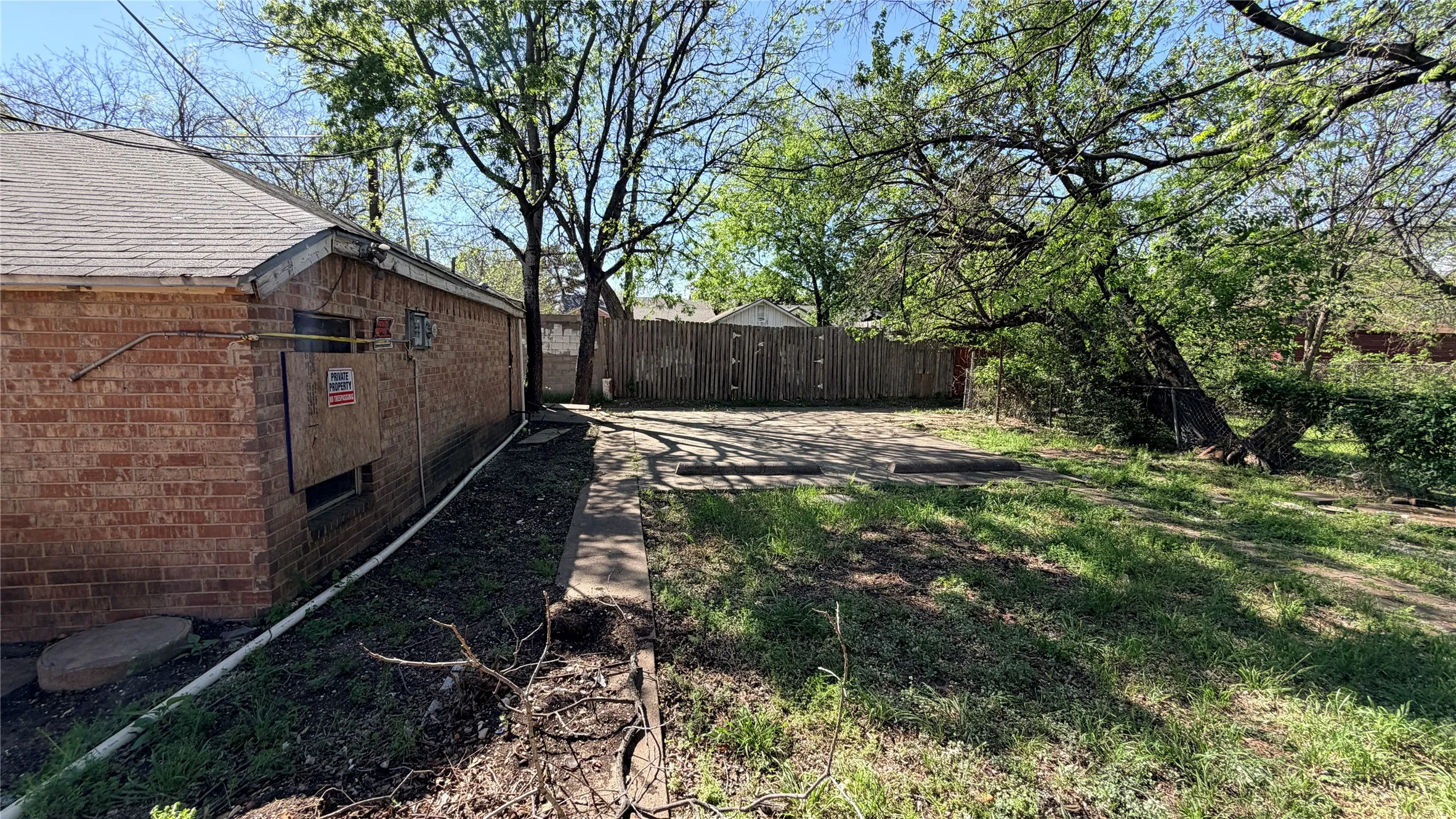 Duplex For Sale in Dallas County , 811 S Tyler Street, Dallas, Texas 75208, 3 Bedroom, 2 Bathroom, Garage spaces, 0 Sqft, built in 1926, mls#21209774, Real Estate Agent in Dallas, Homes For Sale in Dallas county, Homes For Sale in Dallas, Realtor in Dallas Texas, Real Estate Brokerage Independent Realty Texas, Luminita Cordes Realtor