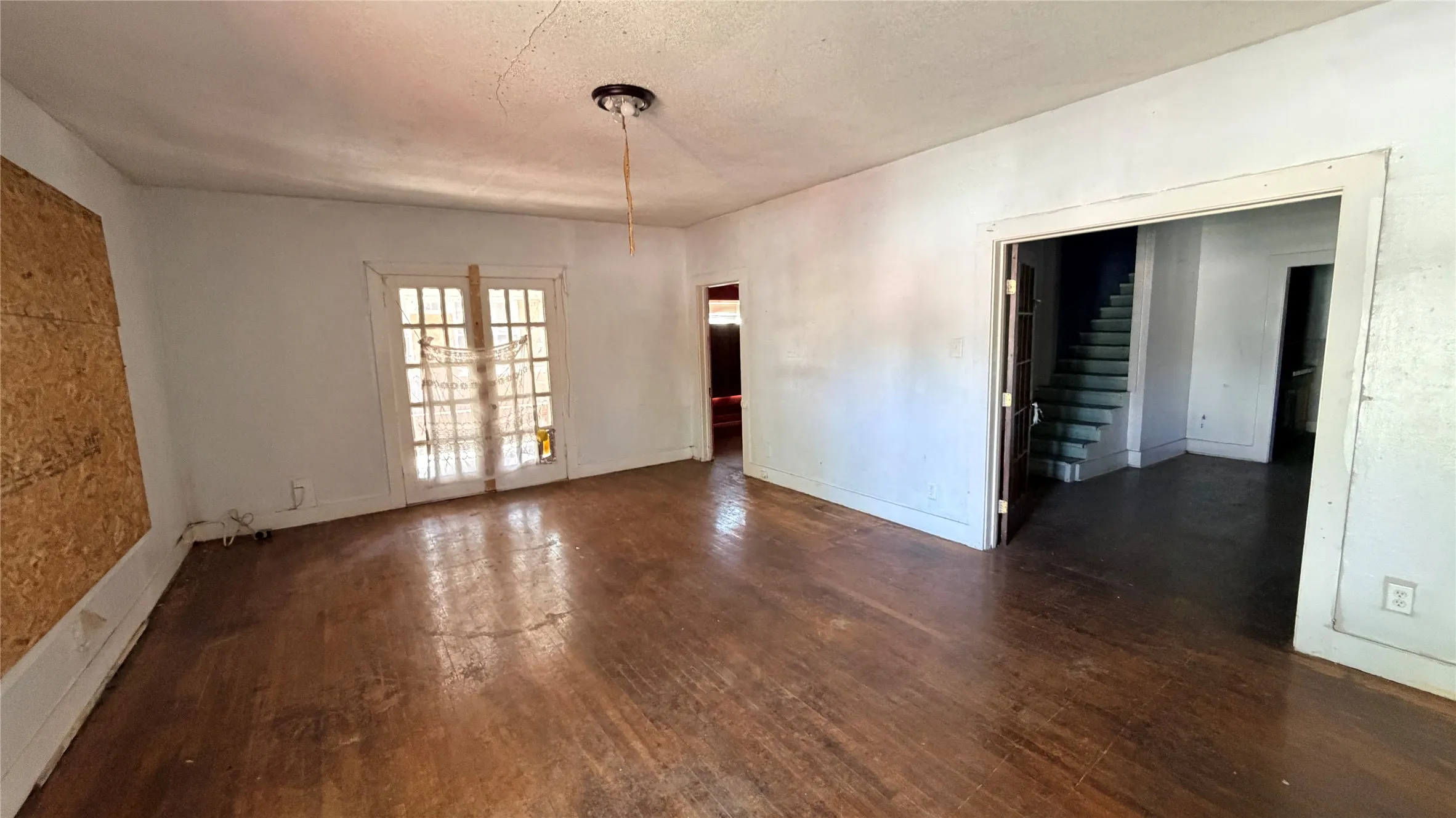 Duplex For Sale in Dallas County , 811 S Tyler Street, Dallas, Texas 75208, 3 Bedroom, 2 Bathroom, Garage spaces, 0 Sqft, built in 1926, mls#21209774, Real Estate Agent in Dallas, Homes For Sale in Dallas county, Homes For Sale in Dallas, Realtor in Dallas Texas, Real Estate Brokerage Independent Realty Texas, Luminita Cordes Realtor