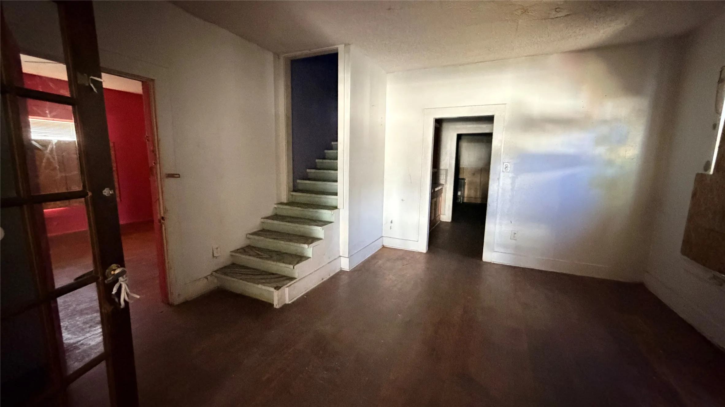 Duplex For Sale in Dallas County , 811 S Tyler Street, Dallas, Texas 75208, 3 Bedroom, 2 Bathroom, Garage spaces, 0 Sqft, built in 1926, mls#21209774, Real Estate Agent in Dallas, Homes For Sale in Dallas county, Homes For Sale in Dallas, Realtor in Dallas Texas, Real Estate Brokerage Independent Realty Texas, Luminita Cordes Realtor