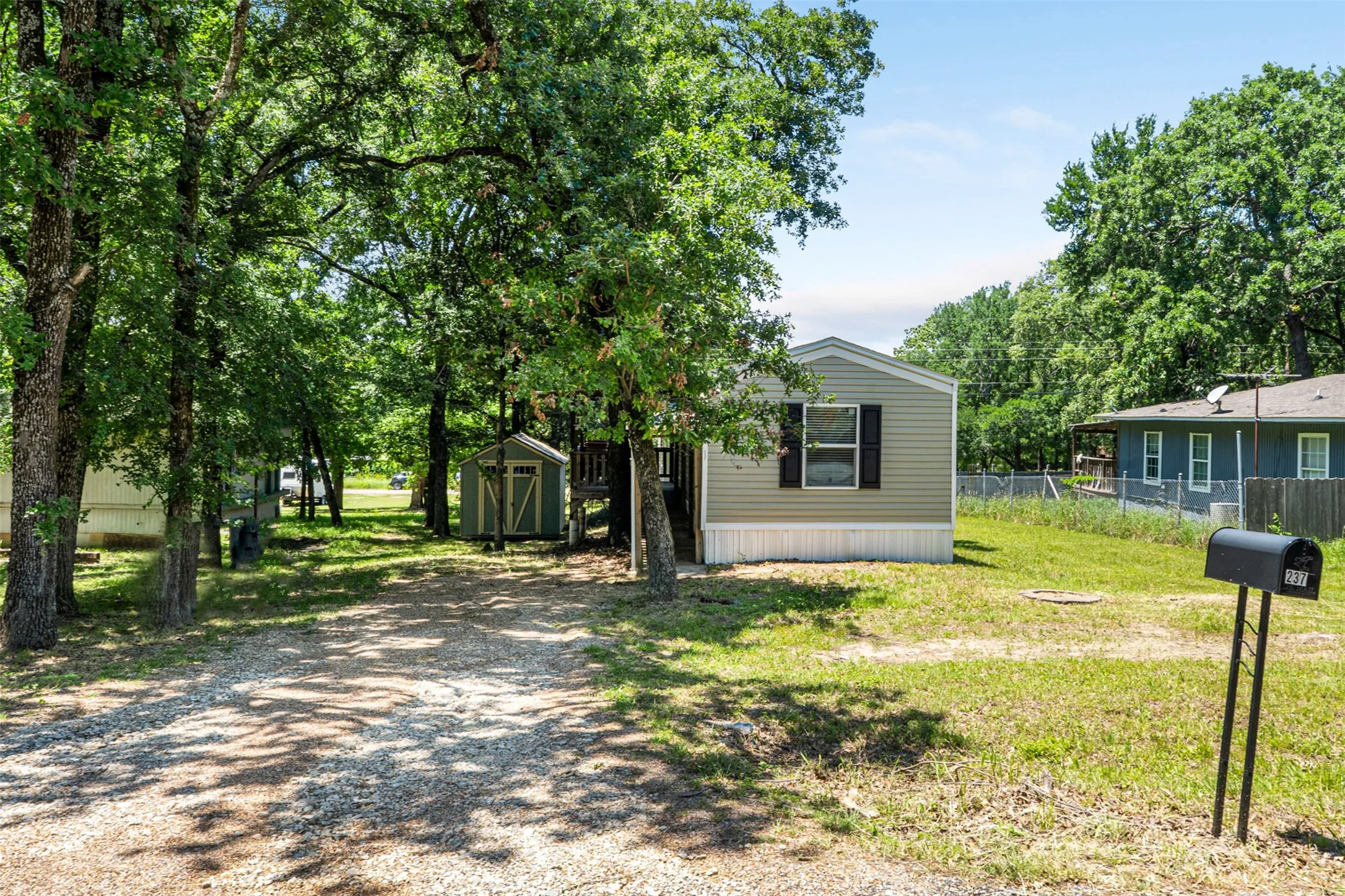 Mobile Home For Sale in Henderson County , 237 Wildwind Street, Gun Barrel City, Texas 75156, 3 Bedrooms, 2 Bathrooms, Garage spaces, 1,064 Sqft, built in 2020, Price $118,000, mls#21216976, Real Estate Agent in Gun Barrel City, Homes For Sale in Henderson county, Homes For Sale in Gun Barrel City, Realtor in Gun Barrel City Texas, Real Estate Brokerage Independent Realty Texas, Luminita Cordes Realtor