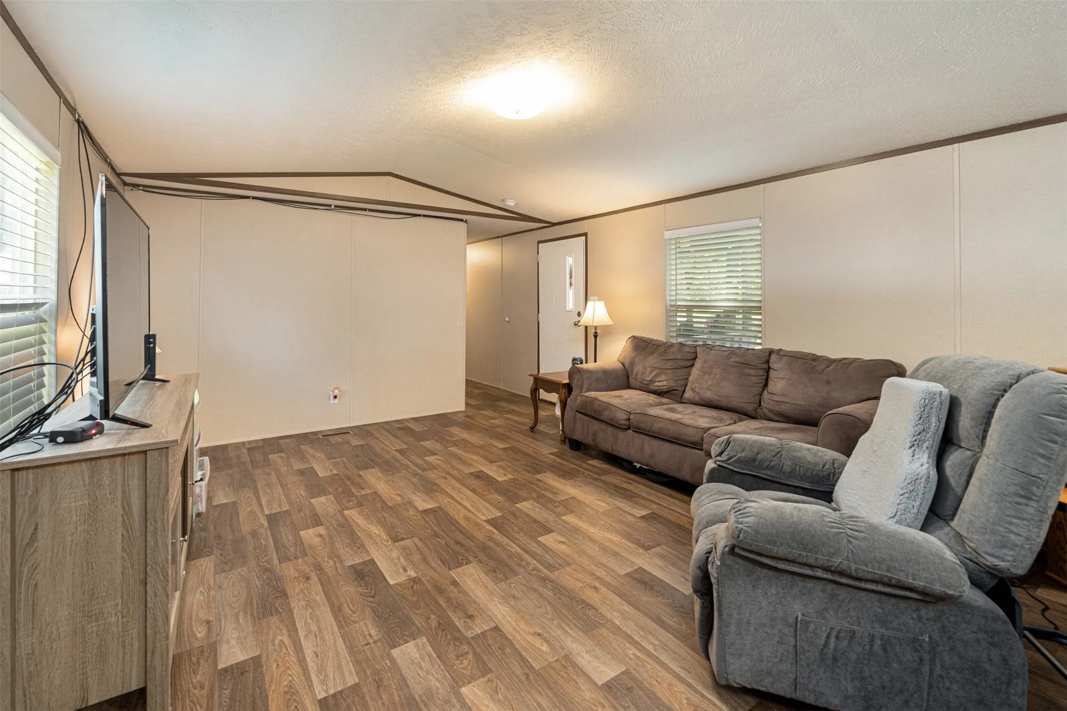 Mobile Home For Sale in Henderson County , 237 Wildwind Street, Gun Barrel City, Texas 75156, 3 Bedrooms, 2 Bathrooms, Garage spaces, 1,064 Sqft, built in 2020, Price $118,000, mls#21216976, Real Estate Agent in Gun Barrel City, Homes For Sale in Henderson county, Homes For Sale in Gun Barrel City, Realtor in Gun Barrel City Texas, Real Estate Brokerage Independent Realty Texas, Luminita Cordes Realtor