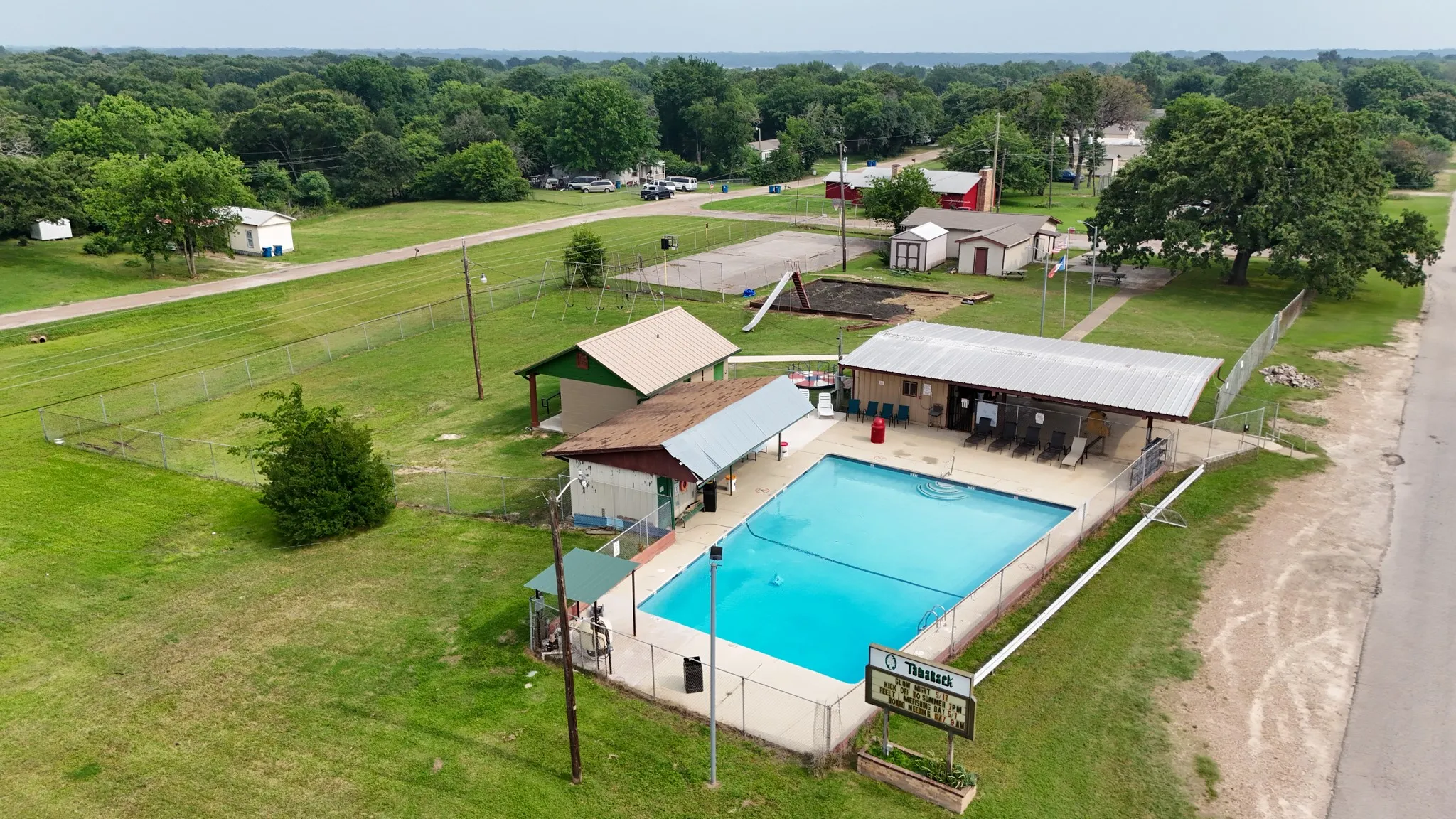 Mobile Home For Sale in Henderson County , 237 Wildwind Street, Gun Barrel City, Texas 75156, 3 Bedrooms, 2 Bathrooms, Garage spaces, 1,064 Sqft, built in 2020, Price $118,000, mls#21216976, Real Estate Agent in Gun Barrel City, Homes For Sale in Henderson county, Homes For Sale in Gun Barrel City, Realtor in Gun Barrel City Texas, Real Estate Brokerage Independent Realty Texas, Luminita Cordes Realtor