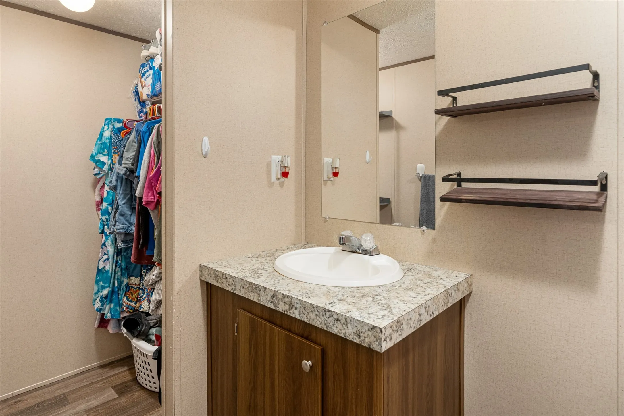 Mobile Home For Sale in Henderson County , 237 Wildwind Street, Gun Barrel City, Texas 75156, 3 Bedrooms, 2 Bathrooms, Garage spaces, 1,064 Sqft, built in 2020, Price $118,000, mls#21216976, Real Estate Agent in Gun Barrel City, Homes For Sale in Henderson county, Homes For Sale in Gun Barrel City, Realtor in Gun Barrel City Texas, Real Estate Brokerage Independent Realty Texas, Luminita Cordes Realtor