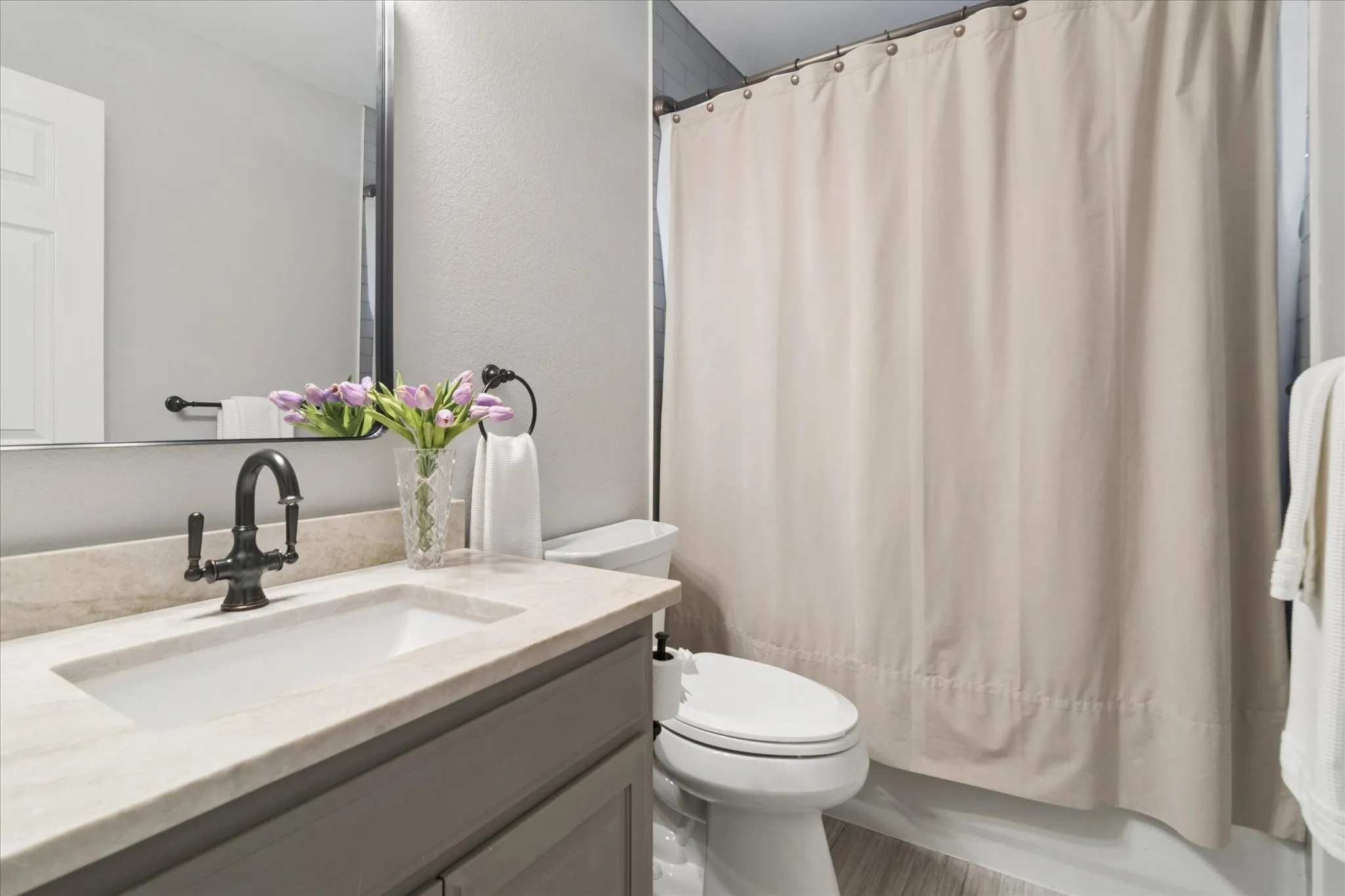 Single Family Residence For Sale in Collin County , 2013 Covey Glen Road, Mc Kinney, Texas 75072, 4 Bedroom, 4 Bathroom, 3 Garage spaces, 4,678 Sqft, built in 2001, Preowned, mls#21215116, Real Estate Agent in Mc Kinney, Homes For Sale in Collin county, Homes For Sale in Mc Kinney, Realtor in Mc Kinney Texas, Real Estate Brokerage Independent Realty Texas, Luminita Cordes Realtor