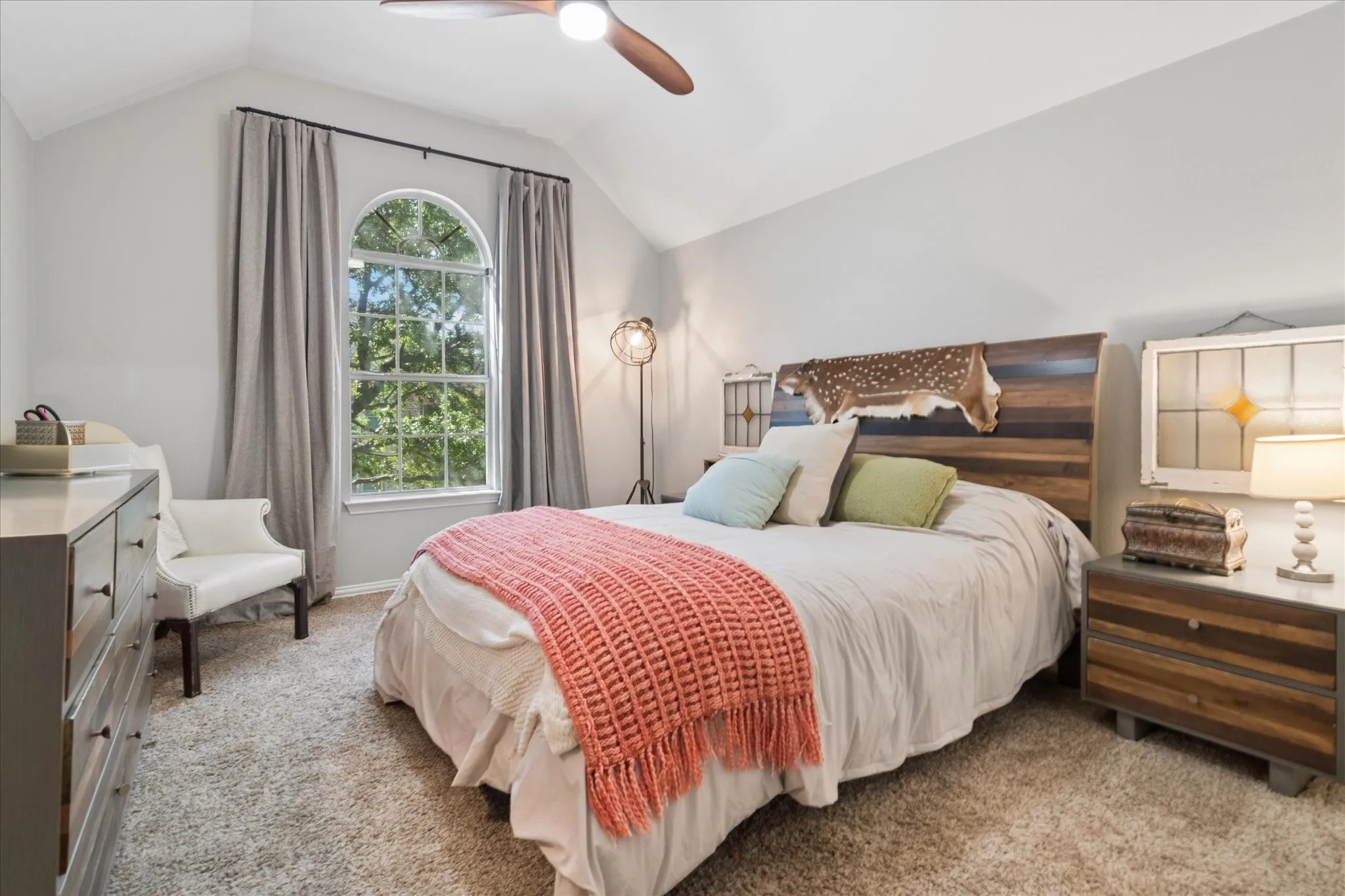 Single Family Residence For Sale in Collin County , 2013 Covey Glen Road, Mc Kinney, Texas 75072, 4 Bedroom, 4 Bathroom, 3 Garage spaces, 4,678 Sqft, built in 2001, Preowned, mls#21215116, Real Estate Agent in Mc Kinney, Homes For Sale in Collin county, Homes For Sale in Mc Kinney, Realtor in Mc Kinney Texas, Real Estate Brokerage Independent Realty Texas, Luminita Cordes Realtor