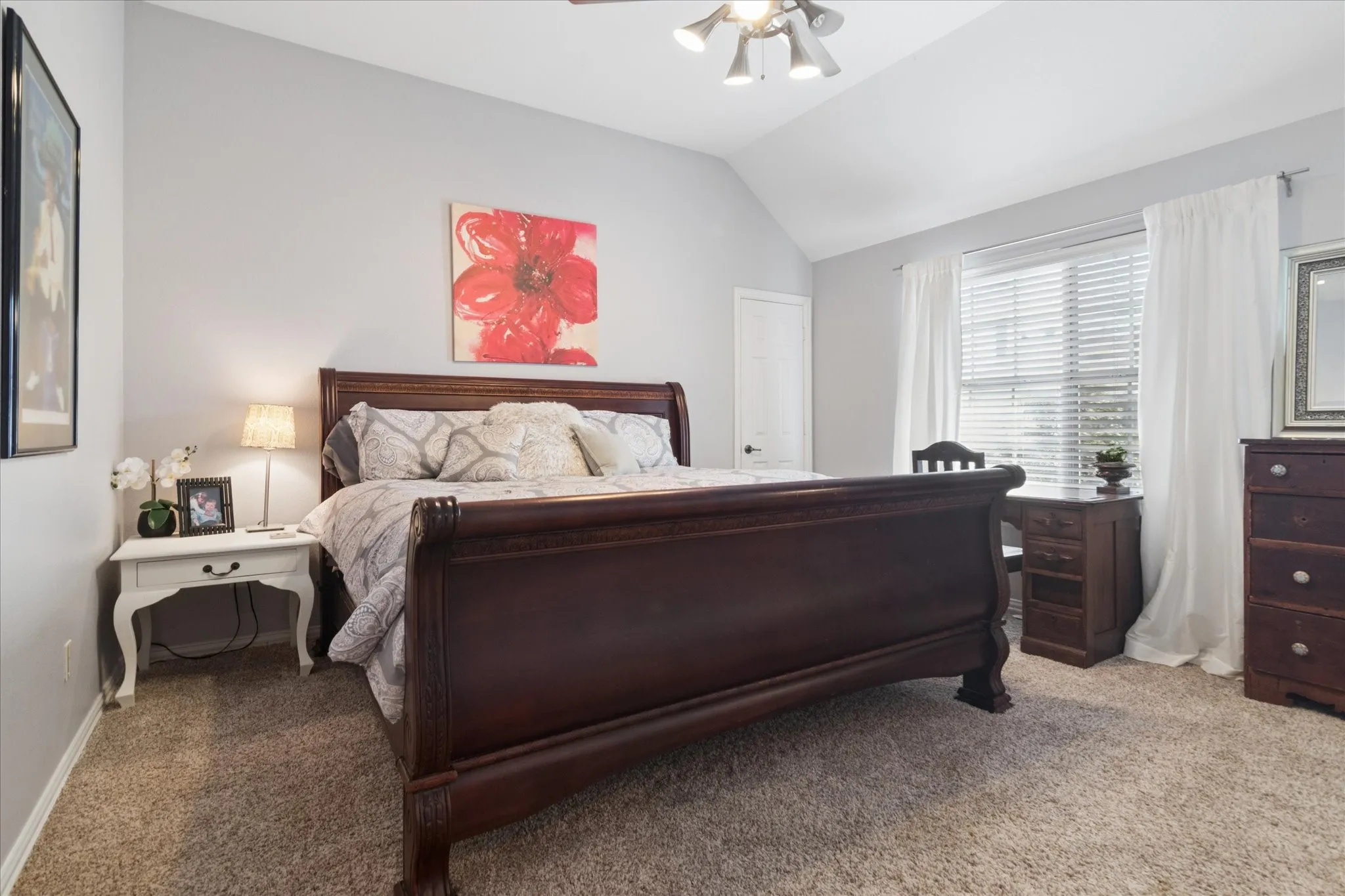Single Family Residence For Sale in Collin County , 2013 Covey Glen Road, Mc Kinney, Texas 75072, 4 Bedroom, 4 Bathroom, 3 Garage spaces, 4,678 Sqft, built in 2001, Preowned, mls#21215116, Real Estate Agent in Mc Kinney, Homes For Sale in Collin county, Homes For Sale in Mc Kinney, Realtor in Mc Kinney Texas, Real Estate Brokerage Independent Realty Texas, Luminita Cordes Realtor