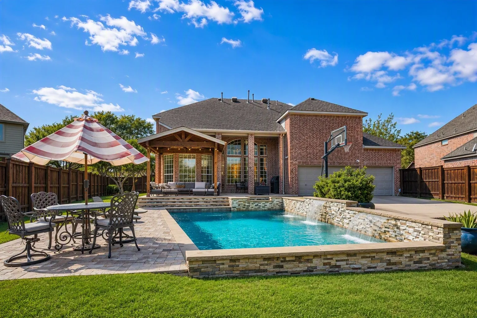 Single Family Residence For Sale in Collin County , 2013 Covey Glen Road, Mc Kinney, Texas 75072, 4 Bedroom, 4 Bathroom, 3 Garage spaces, 4,678 Sqft, built in 2001, Preowned, mls#21215116, Real Estate Agent in Mc Kinney, Homes For Sale in Collin county, Homes For Sale in Mc Kinney, Realtor in Mc Kinney Texas, Real Estate Brokerage Independent Realty Texas, Luminita Cordes Realtor