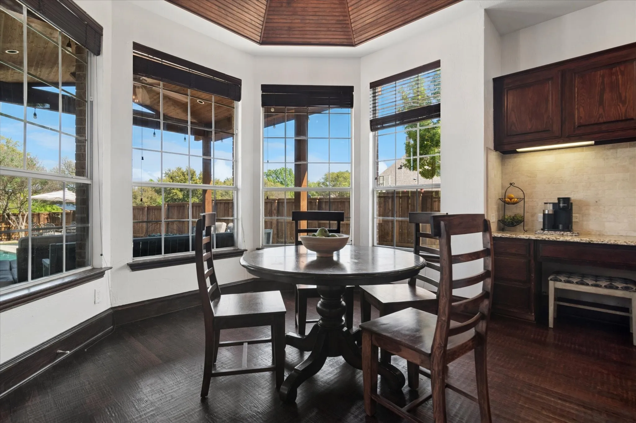 Single Family Residence For Sale in Collin County , 2013 Covey Glen Road, Mc Kinney, Texas 75072, 4 Bedroom, 4 Bathroom, 3 Garage spaces, 4,678 Sqft, built in 2001, Preowned, mls#21215116, Real Estate Agent in Mc Kinney, Homes For Sale in Collin county, Homes For Sale in Mc Kinney, Realtor in Mc Kinney Texas, Real Estate Brokerage Independent Realty Texas, Luminita Cordes Realtor