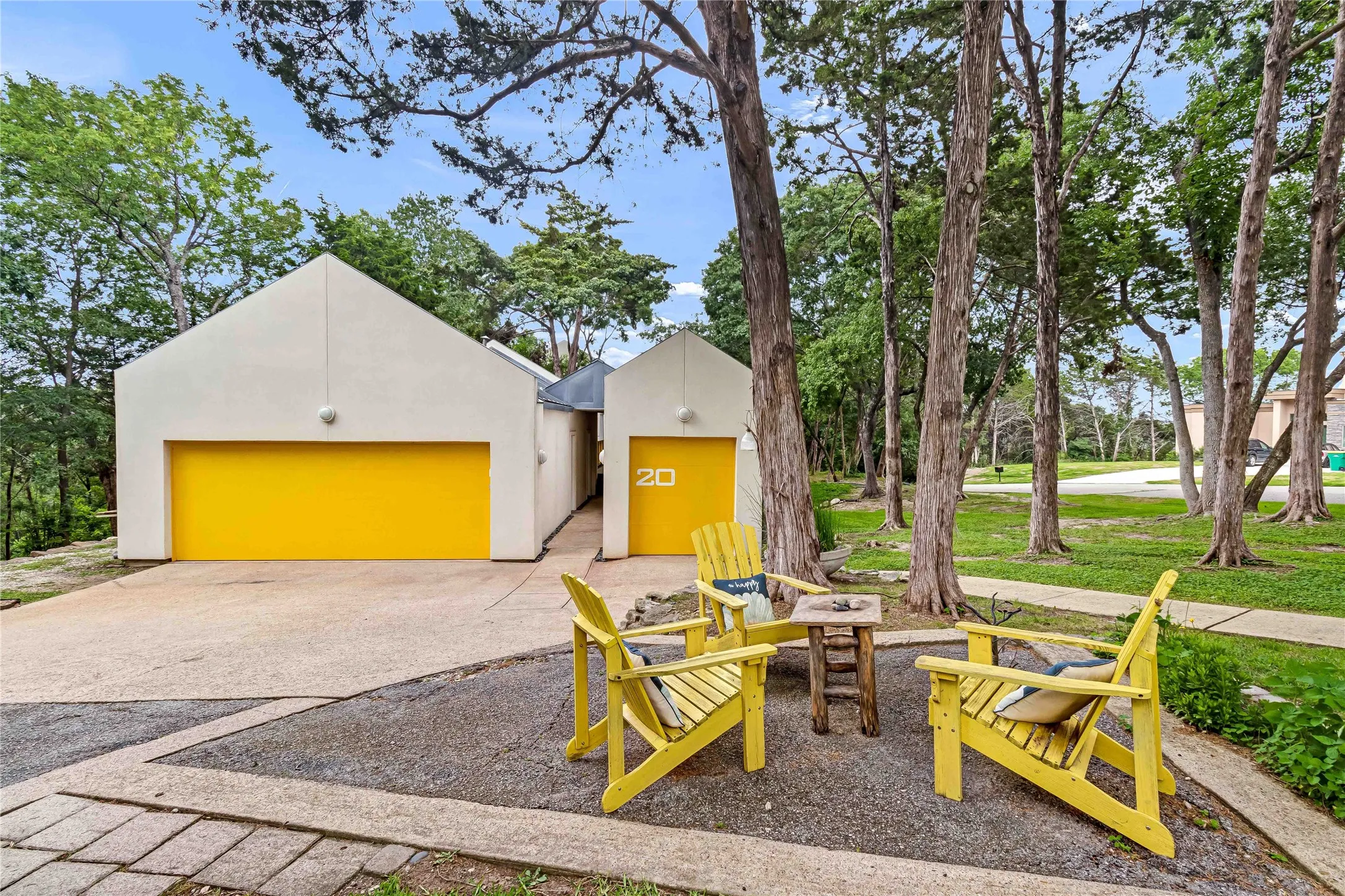 Single Family Residence For Sale in Dallas County , 20 Summit Place, Cedar Hill, Texas 75104, 4 Bedroom, 4 Bathroom, 2 Garage spaces, 2,900 Sqft, built in 1988, mls#21217007, Real Estate Agent in Cedar Hill, Homes For Sale in Dallas county, Homes For Sale in Cedar Hill, Realtor in Cedar Hill Texas, Real Estate Brokerage Independent Realty Texas, Luminita Cordes Realtor