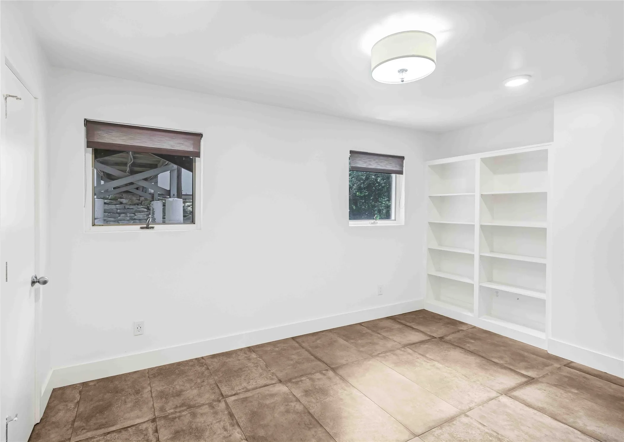 Single Family Residence For Sale in Dallas County , 20 Summit Place, Cedar Hill, Texas 75104, 4 Bedroom, 4 Bathroom, 2 Garage spaces, 2,900 Sqft, built in 1988, mls#21217007, Real Estate Agent in Cedar Hill, Homes For Sale in Dallas county, Homes For Sale in Cedar Hill, Realtor in Cedar Hill Texas, Real Estate Brokerage Independent Realty Texas, Luminita Cordes Realtor