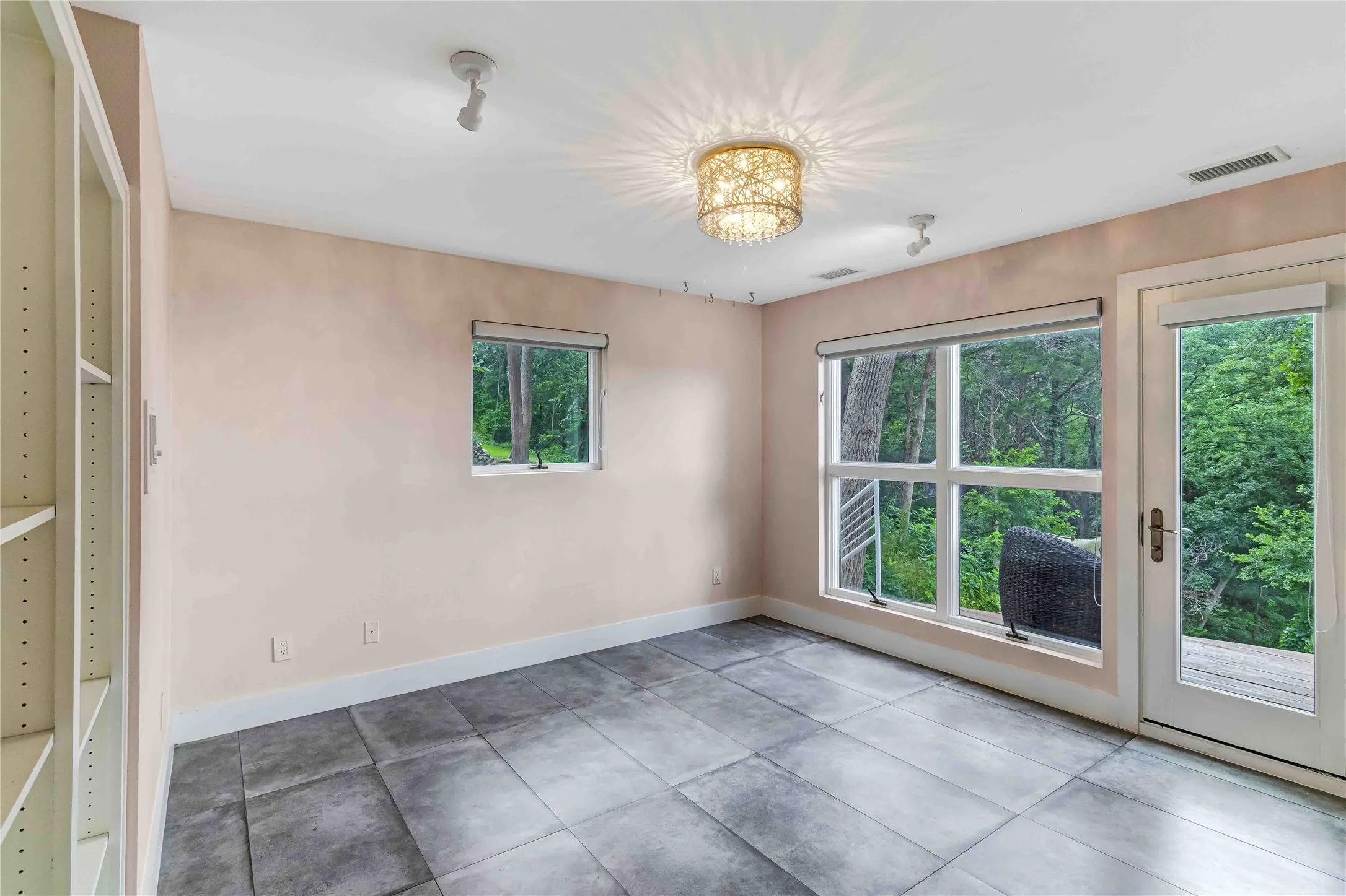 Single Family Residence For Sale in Dallas County , 20 Summit Place, Cedar Hill, Texas 75104, 4 Bedroom, 4 Bathroom, 2 Garage spaces, 2,900 Sqft, built in 1988, mls#21217007, Real Estate Agent in Cedar Hill, Homes For Sale in Dallas county, Homes For Sale in Cedar Hill, Realtor in Cedar Hill Texas, Real Estate Brokerage Independent Realty Texas, Luminita Cordes Realtor