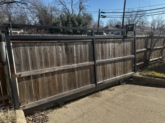 Triplex For Sale in Dallas County , 5118 Ash Lane, Dallas, Texas 75223, 4 Bedroom, 3 Bathroom, Garage spaces, 0 Sqft, built in 1923, Preowned, mls#21217019, Real Estate Agent in Dallas, Homes For Sale in Dallas county, Homes For Sale in Dallas, Realtor in Dallas Texas, Real Estate Brokerage Independent Realty Texas, Luminita Cordes Realtor