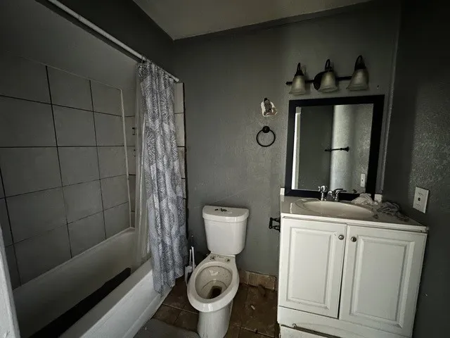 Triplex For Sale in Dallas County , 5118 Ash Lane, Dallas, Texas 75223, 4 Bedroom, 3 Bathroom, Garage spaces, 0 Sqft, built in 1923, Preowned, mls#21217019, Real Estate Agent in Dallas, Homes For Sale in Dallas county, Homes For Sale in Dallas, Realtor in Dallas Texas, Real Estate Brokerage Independent Realty Texas, Luminita Cordes Realtor