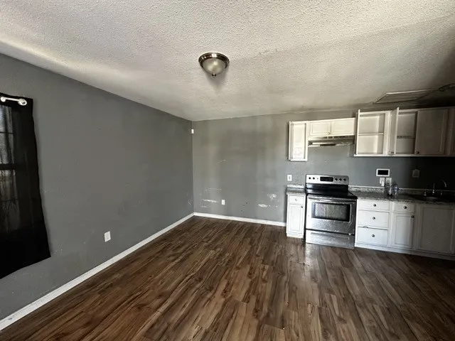Triplex For Sale in Dallas County , 5118 Ash Lane, Dallas, Texas 75223, 4 Bedroom, 3 Bathroom, Garage spaces, 0 Sqft, built in 1923, Preowned, mls#21217019, Real Estate Agent in Dallas, Homes For Sale in Dallas county, Homes For Sale in Dallas, Realtor in Dallas Texas, Real Estate Brokerage Independent Realty Texas, Luminita Cordes Realtor