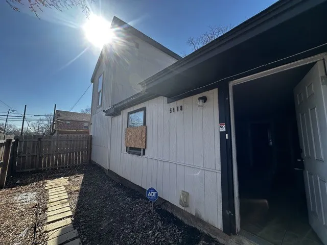 Triplex For Sale in Dallas County , 5118 Ash Lane, Dallas, Texas 75223, 4 Bedroom, 3 Bathroom, Garage spaces, 0 Sqft, built in 1923, Preowned, mls#21217019, Real Estate Agent in Dallas, Homes For Sale in Dallas county, Homes For Sale in Dallas, Realtor in Dallas Texas, Real Estate Brokerage Independent Realty Texas, Luminita Cordes Realtor