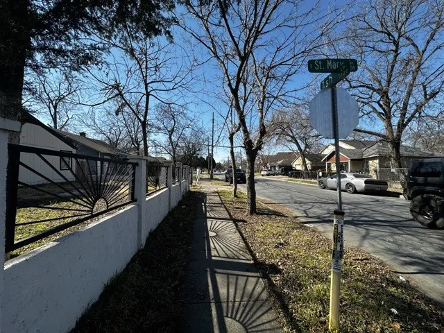 Triplex For Sale in Dallas County , 5118 Ash Lane, Dallas, Texas 75223, 4 Bedroom, 3 Bathroom, Garage spaces, 0 Sqft, built in 1923, Preowned, mls#21217019, Real Estate Agent in Dallas, Homes For Sale in Dallas county, Homes For Sale in Dallas, Realtor in Dallas Texas, Real Estate Brokerage Independent Realty Texas, Luminita Cordes Realtor