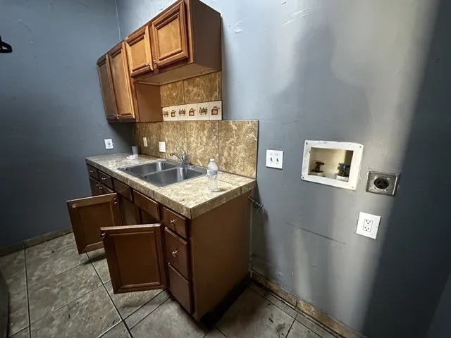 Triplex For Sale in Dallas County , 5118 Ash Lane, Dallas, Texas 75223, 4 Bedroom, 3 Bathroom, Garage spaces, 0 Sqft, built in 1923, Preowned, mls#21217019, Real Estate Agent in Dallas, Homes For Sale in Dallas county, Homes For Sale in Dallas, Realtor in Dallas Texas, Real Estate Brokerage Independent Realty Texas, Luminita Cordes Realtor