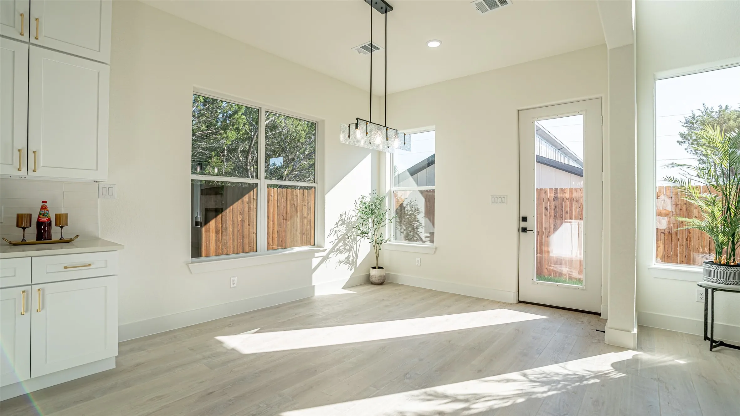 Single Family Residence For Sale in Hood County , 5634 Barkridge Drive, Granbury, Texas 76048, 4 Bedroom, 3 Bathroom, 2 Garage spaces, 2,228 Sqft, built in 2025, New Construction - Complete, mls#21215948, Real Estate Agent in Granbury, Homes For Sale in Hood county, Homes For Sale in Granbury, Realtor in Granbury Texas, Real Estate Brokerage Independent Realty Texas, Luminita Cordes Realtor