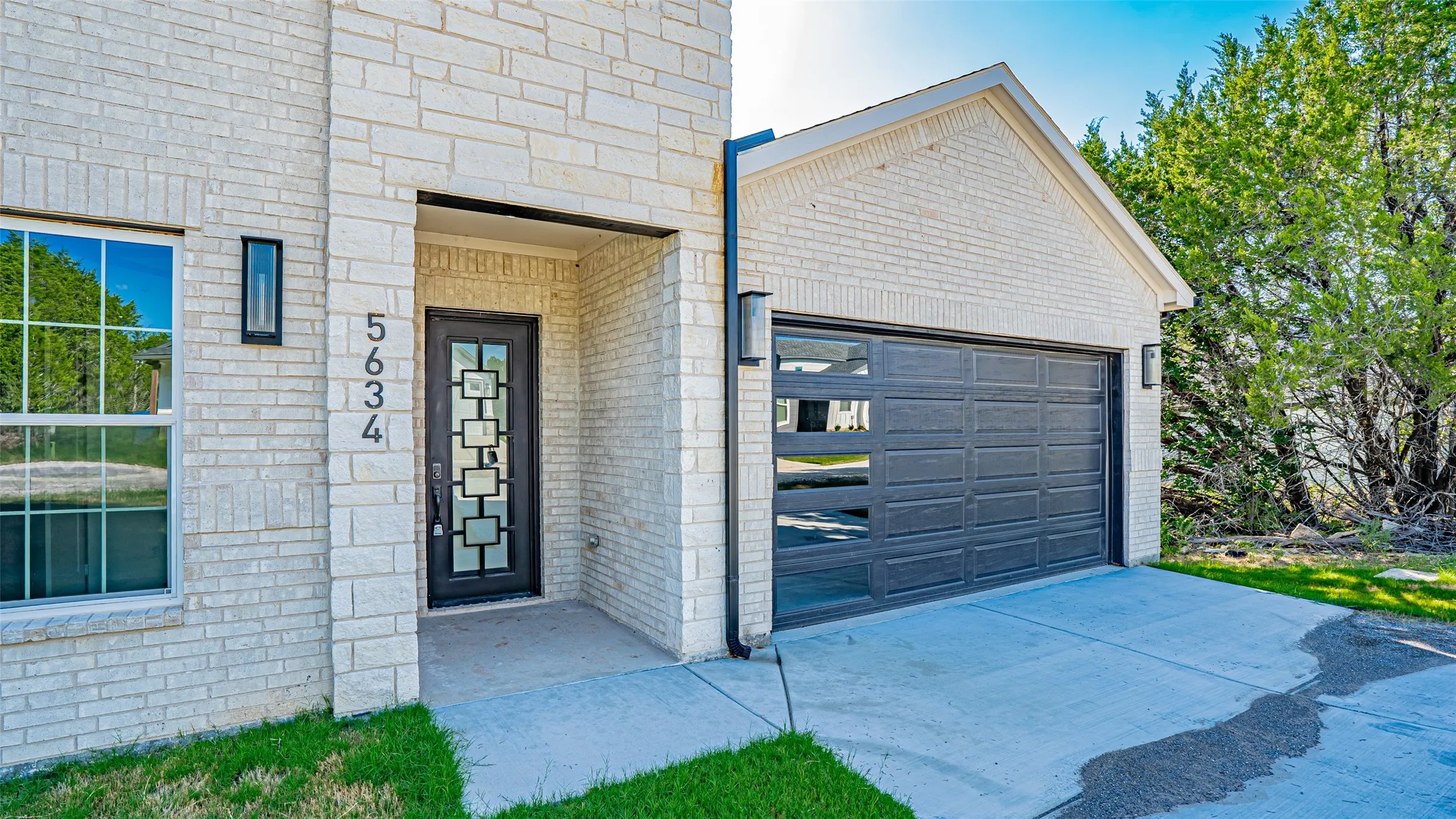 Single Family Residence For Sale in Hood County , 5634 Barkridge Drive, Granbury, Texas 76048, 4 Bedroom, 3 Bathroom, 2 Garage spaces, 2,228 Sqft, built in 2025, New Construction - Complete, mls#21215948, Real Estate Agent in Granbury, Homes For Sale in Hood county, Homes For Sale in Granbury, Realtor in Granbury Texas, Real Estate Brokerage Independent Realty Texas, Luminita Cordes Realtor