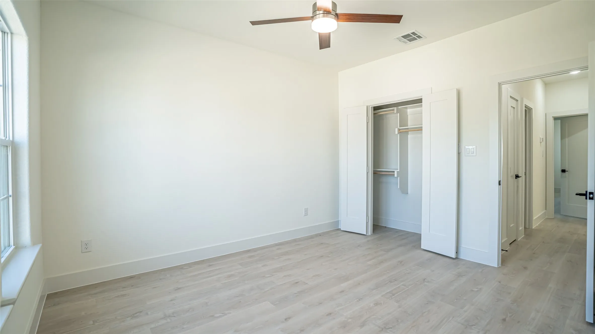 Single Family Residence For Sale in Hood County , 5634 Barkridge Drive, Granbury, Texas 76048, 4 Bedroom, 3 Bathroom, 2 Garage spaces, 2,228 Sqft, built in 2025, New Construction - Complete, mls#21215948, Real Estate Agent in Granbury, Homes For Sale in Hood county, Homes For Sale in Granbury, Realtor in Granbury Texas, Real Estate Brokerage Independent Realty Texas, Luminita Cordes Realtor