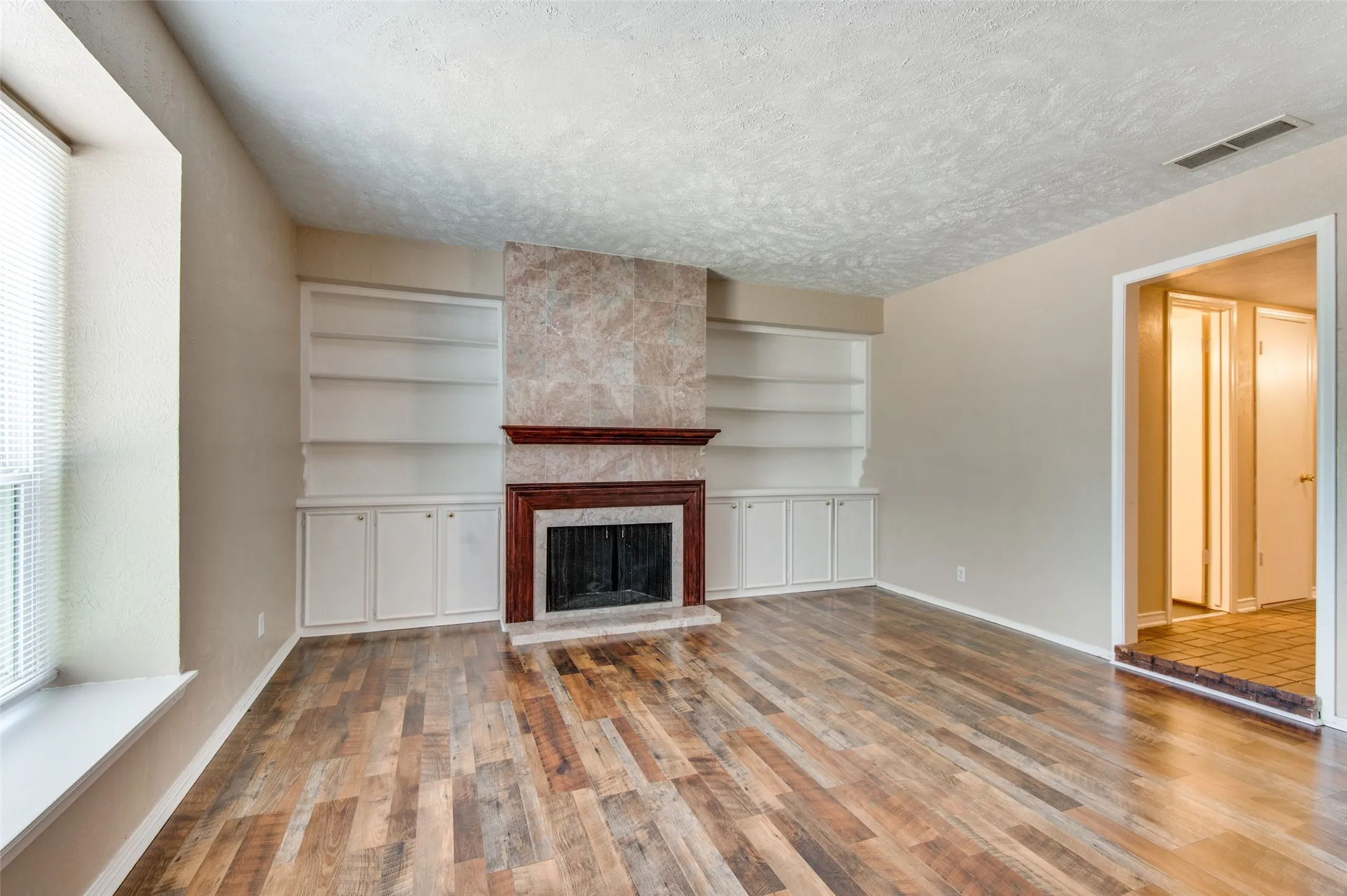 Condominium For Sale in Dallas County , 3446 Asbury Street, University Park, Texas 75205, 4 Bedroom, 6 Bathroom, Garage spaces, 3,560 Sqft, built in 1976, Preowned, mls#21217106, Real Estate Agent in University Park, Homes For Sale in Dallas county, Homes For Sale in University Park, Realtor in University Park Texas, Real Estate Brokerage Independent Realty Texas, Luminita Cordes Realtor
