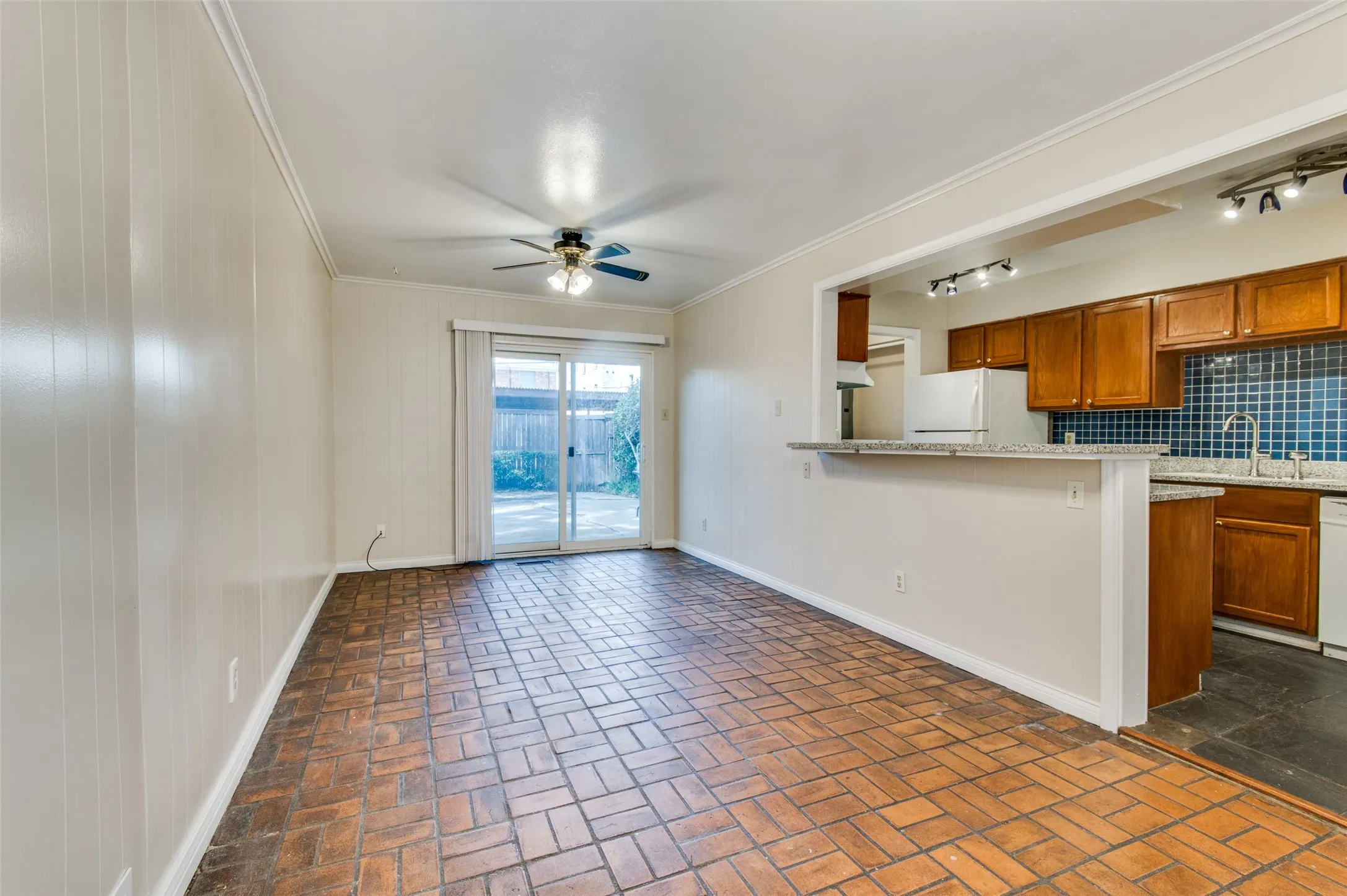 Condominium For Sale in Dallas County , 3446 Asbury Street, University Park, Texas 75205, 4 Bedroom, 6 Bathroom, Garage spaces, 3,560 Sqft, built in 1976, Preowned, mls#21217106, Real Estate Agent in University Park, Homes For Sale in Dallas county, Homes For Sale in University Park, Realtor in University Park Texas, Real Estate Brokerage Independent Realty Texas, Luminita Cordes Realtor