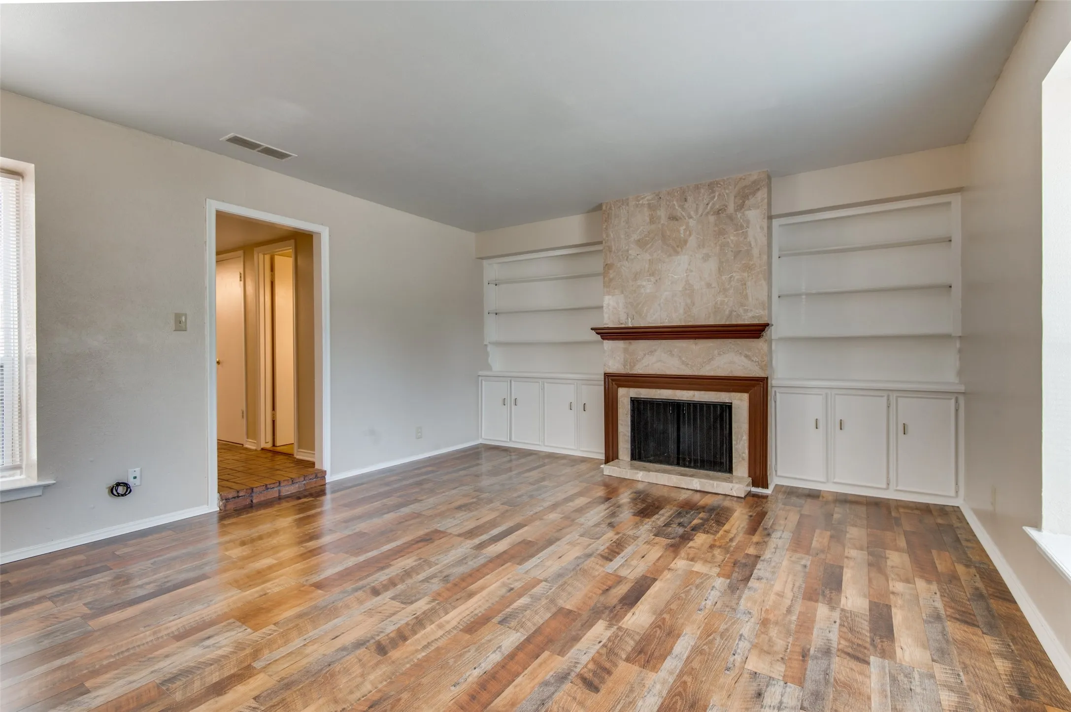 Condominium For Sale in Dallas County , 3446 Asbury Street, University Park, Texas 75205, 4 Bedroom, 6 Bathroom, Garage spaces, 3,560 Sqft, built in 1976, Preowned, mls#21217106, Real Estate Agent in University Park, Homes For Sale in Dallas county, Homes For Sale in University Park, Realtor in University Park Texas, Real Estate Brokerage Independent Realty Texas, Luminita Cordes Realtor
