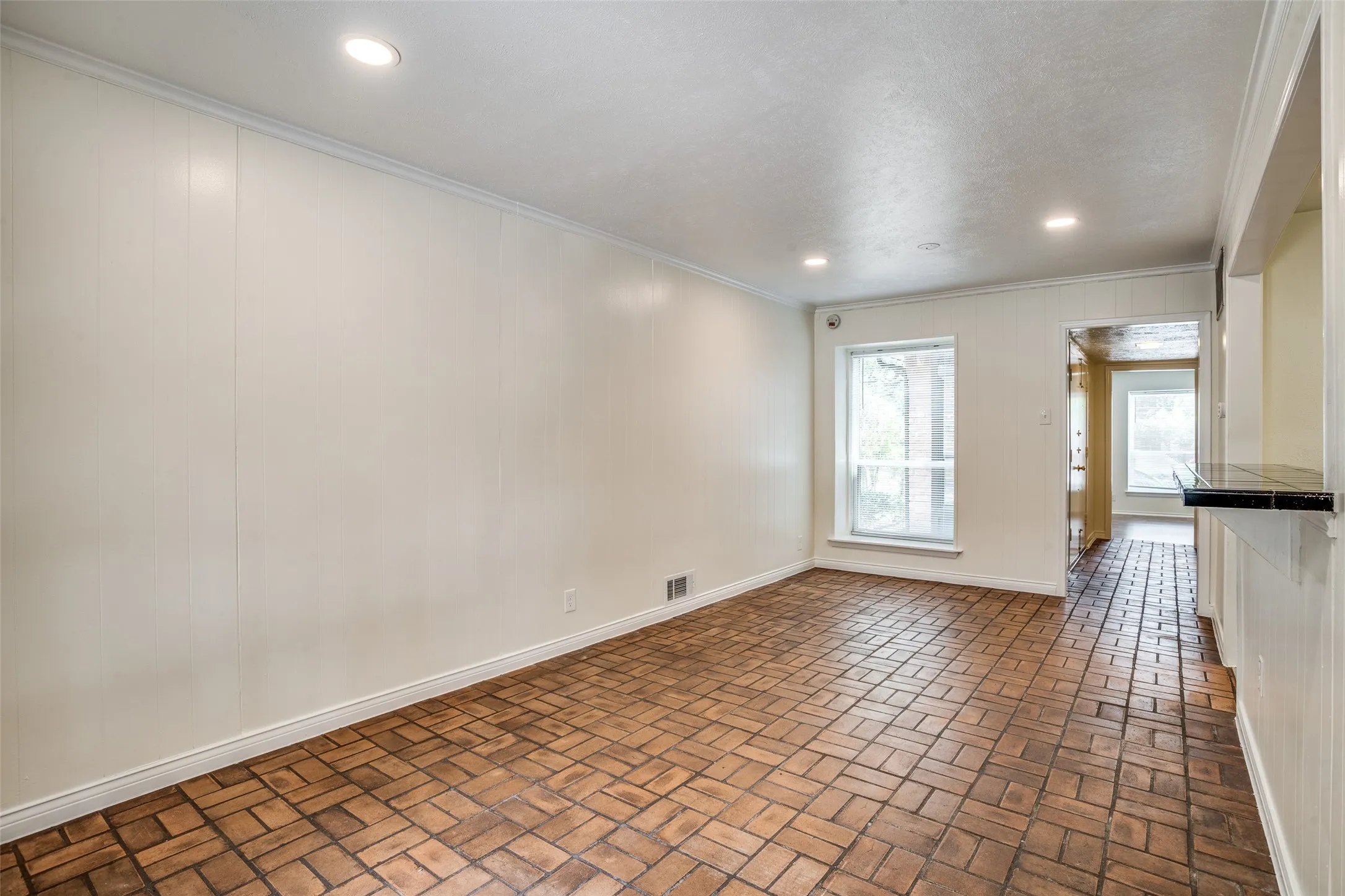 Condominium For Sale in Dallas County , 3446 Asbury Street, University Park, Texas 75205, 4 Bedroom, 6 Bathroom, Garage spaces, 3,560 Sqft, built in 1976, Preowned, mls#21217106, Real Estate Agent in University Park, Homes For Sale in Dallas county, Homes For Sale in University Park, Realtor in University Park Texas, Real Estate Brokerage Independent Realty Texas, Luminita Cordes Realtor