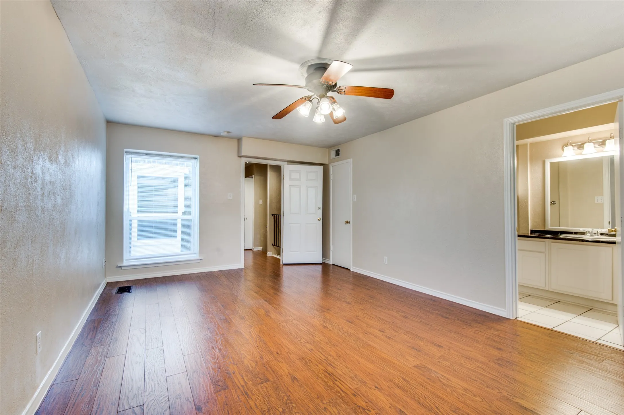 Condominium For Sale in Dallas County , 3446 Asbury Street, University Park, Texas 75205, 4 Bedroom, 6 Bathroom, Garage spaces, 3,560 Sqft, built in 1976, Preowned, mls#21217106, Real Estate Agent in University Park, Homes For Sale in Dallas county, Homes For Sale in University Park, Realtor in University Park Texas, Real Estate Brokerage Independent Realty Texas, Luminita Cordes Realtor