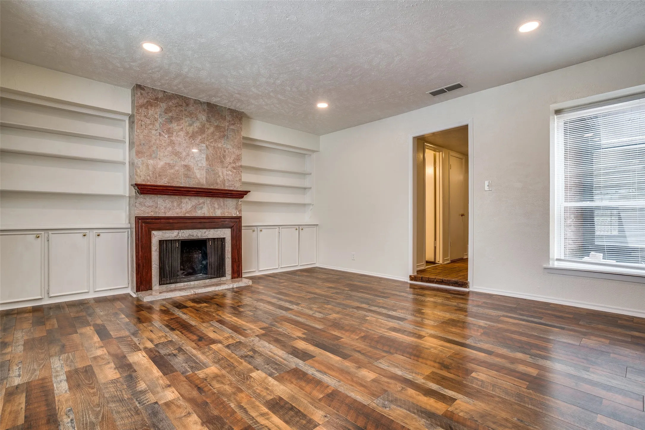Condominium For Sale in Dallas County , 3446 Asbury Street, University Park, Texas 75205, 4 Bedroom, 6 Bathroom, Garage spaces, 3,560 Sqft, built in 1976, Preowned, mls#21217106, Real Estate Agent in University Park, Homes For Sale in Dallas county, Homes For Sale in University Park, Realtor in University Park Texas, Real Estate Brokerage Independent Realty Texas, Luminita Cordes Realtor