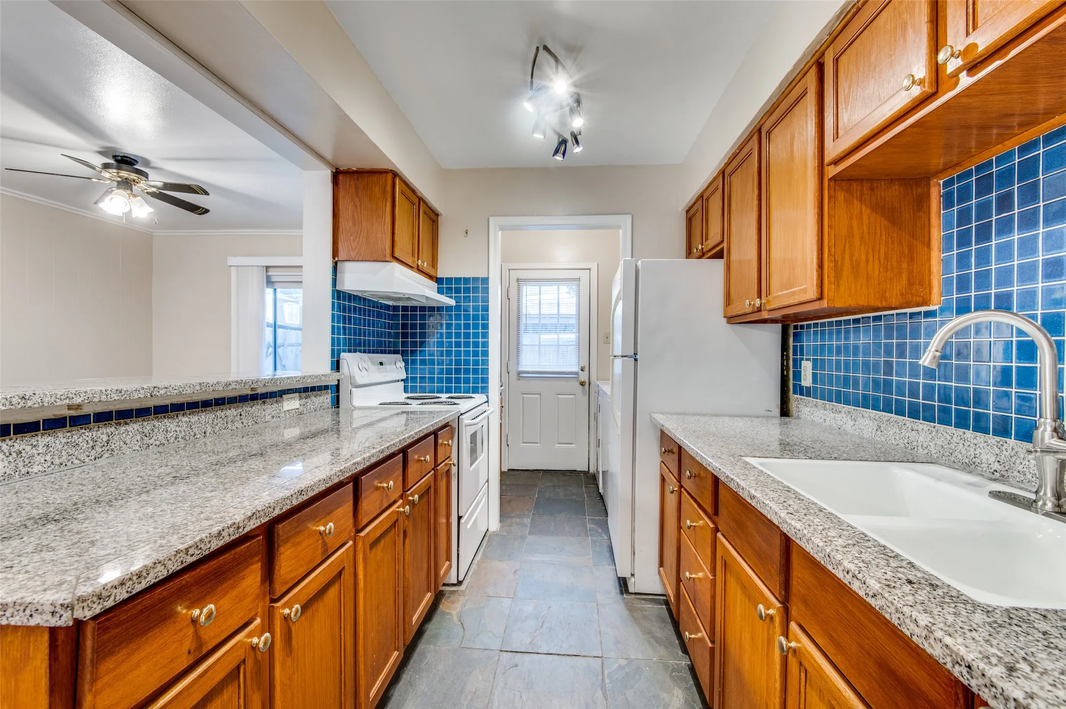 Condominium For Sale in Dallas County , 3446 Asbury Street, University Park, Texas 75205, 4 Bedroom, 6 Bathroom, Garage spaces, 3,560 Sqft, built in 1976, Preowned, mls#21217106, Real Estate Agent in University Park, Homes For Sale in Dallas county, Homes For Sale in University Park, Realtor in University Park Texas, Real Estate Brokerage Independent Realty Texas, Luminita Cordes Realtor