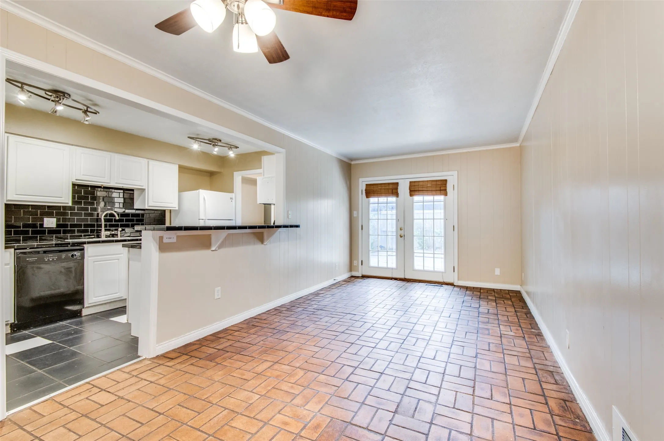 Condominium For Sale in Dallas County , 3446 Asbury Street, University Park, Texas 75205, 4 Bedroom, 6 Bathroom, Garage spaces, 3,560 Sqft, built in 1976, Preowned, mls#21217106, Real Estate Agent in University Park, Homes For Sale in Dallas county, Homes For Sale in University Park, Realtor in University Park Texas, Real Estate Brokerage Independent Realty Texas, Luminita Cordes Realtor