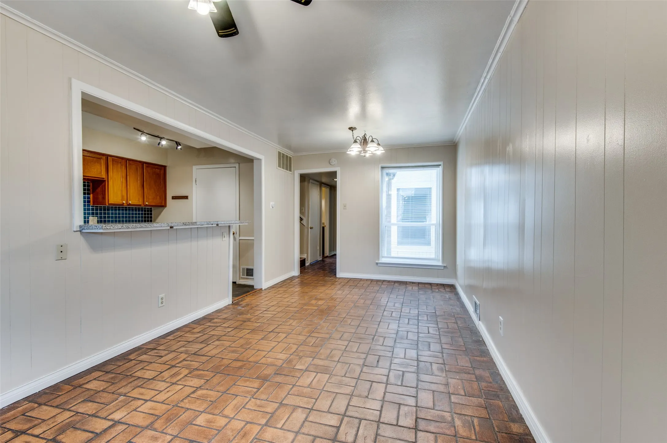 Condominium For Sale in Dallas County , 3446 Asbury Street, University Park, Texas 75205, 4 Bedroom, 6 Bathroom, Garage spaces, 3,560 Sqft, built in 1976, Preowned, mls#21217106, Real Estate Agent in University Park, Homes For Sale in Dallas county, Homes For Sale in University Park, Realtor in University Park Texas, Real Estate Brokerage Independent Realty Texas, Luminita Cordes Realtor