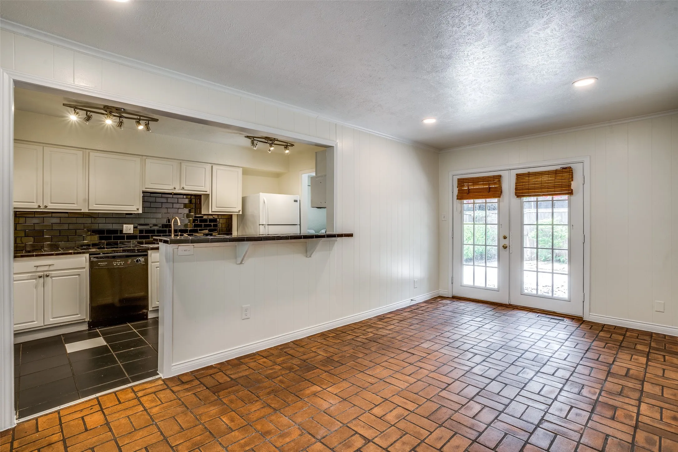Condominium For Sale in Dallas County , 3446 Asbury Street, University Park, Texas 75205, 4 Bedroom, 6 Bathroom, Garage spaces, 3,560 Sqft, built in 1976, Preowned, mls#21217106, Real Estate Agent in University Park, Homes For Sale in Dallas county, Homes For Sale in University Park, Realtor in University Park Texas, Real Estate Brokerage Independent Realty Texas, Luminita Cordes Realtor