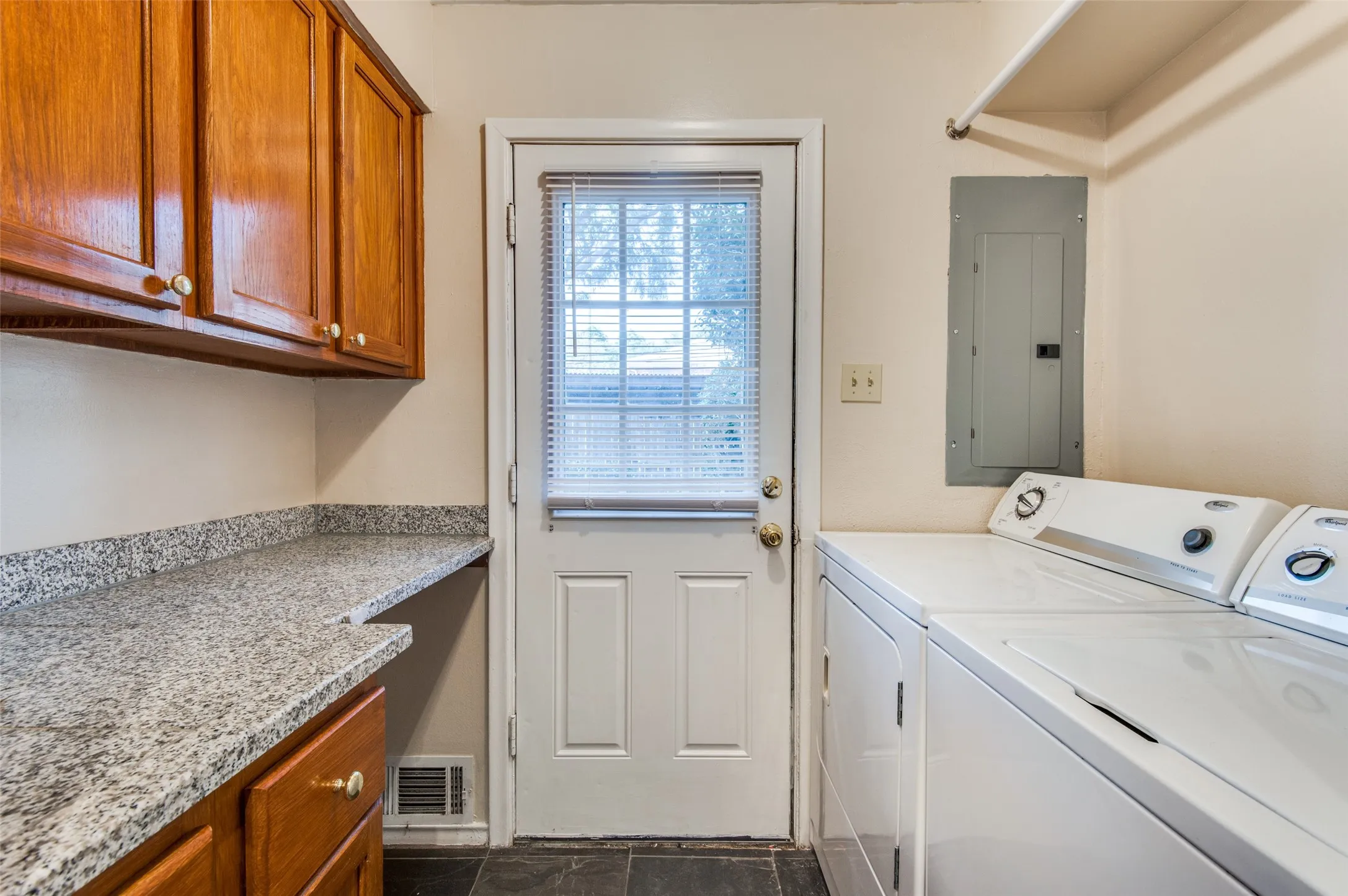 Condominium For Sale in Dallas County , 3446 Asbury Street, University Park, Texas 75205, 4 Bedroom, 6 Bathroom, Garage spaces, 3,560 Sqft, built in 1976, Preowned, mls#21217106, Real Estate Agent in University Park, Homes For Sale in Dallas county, Homes For Sale in University Park, Realtor in University Park Texas, Real Estate Brokerage Independent Realty Texas, Luminita Cordes Realtor