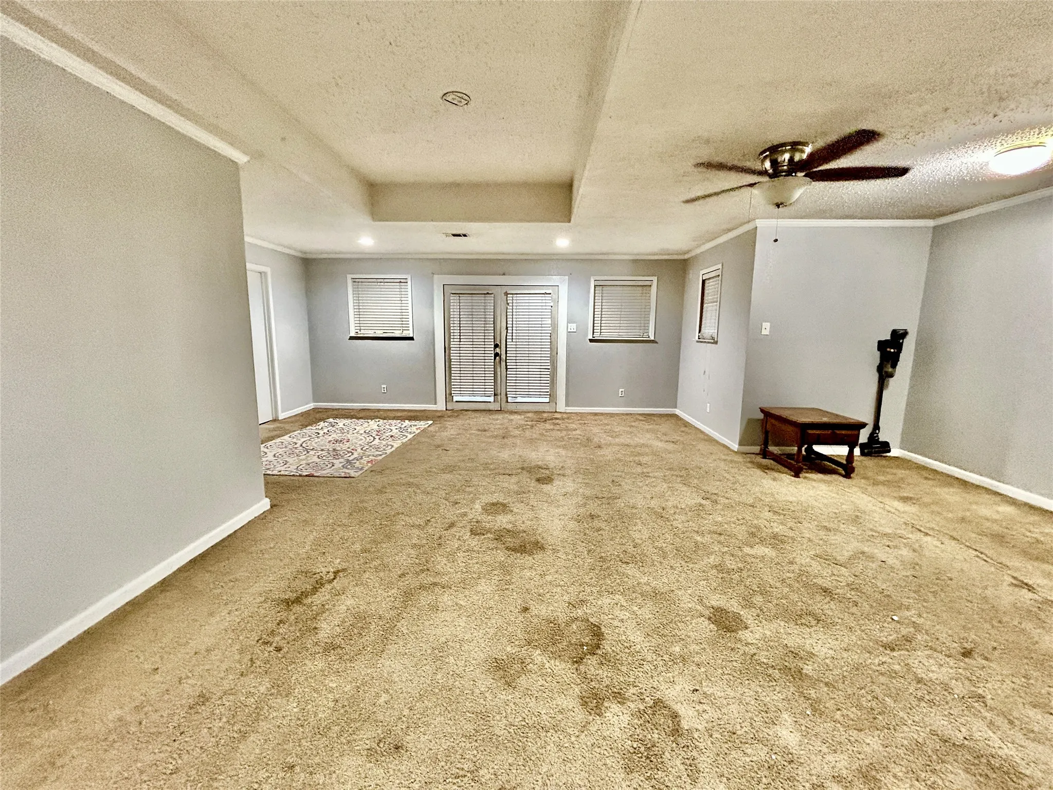 Single Family Residence For Sale in Ellis County , 303 N Caesar Street, Ennis, Texas 75119, 5 Bedroom, 3 Bathroom, Garage spaces, 2,267 Sqft, built in 1976, Preowned, mls#21217131, Real Estate Agent in Ennis, Homes For Sale in Ellis county, Homes For Sale in Ennis, Realtor in Ennis Texas, Real Estate Brokerage Independent Realty Texas, Luminita Cordes Realtor