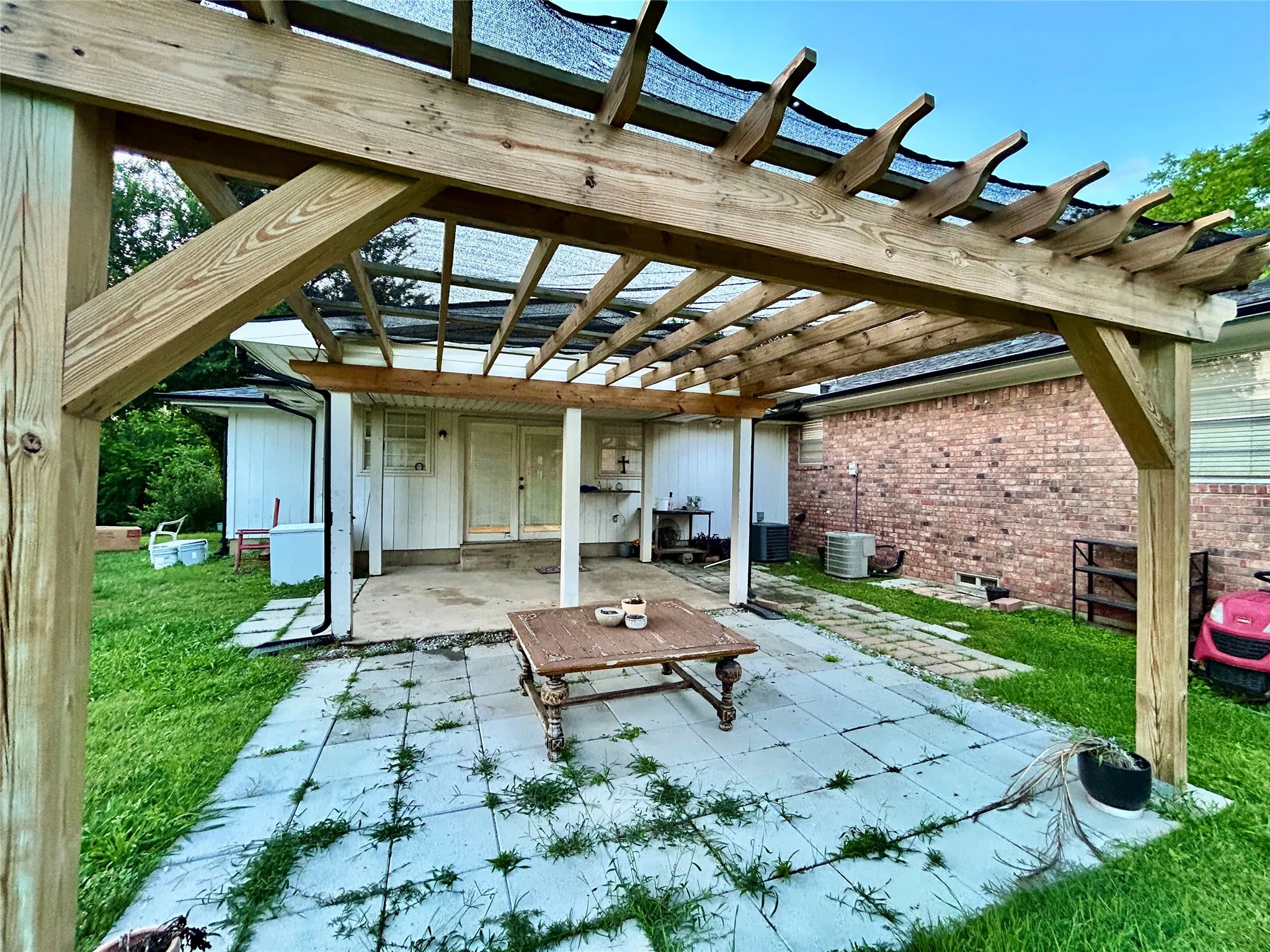 Single Family Residence For Sale in Ellis County , 303 N Caesar Street, Ennis, Texas 75119, 5 Bedroom, 3 Bathroom, Garage spaces, 2,267 Sqft, built in 1976, Preowned, mls#21217131, Real Estate Agent in Ennis, Homes For Sale in Ellis county, Homes For Sale in Ennis, Realtor in Ennis Texas, Real Estate Brokerage Independent Realty Texas, Luminita Cordes Realtor