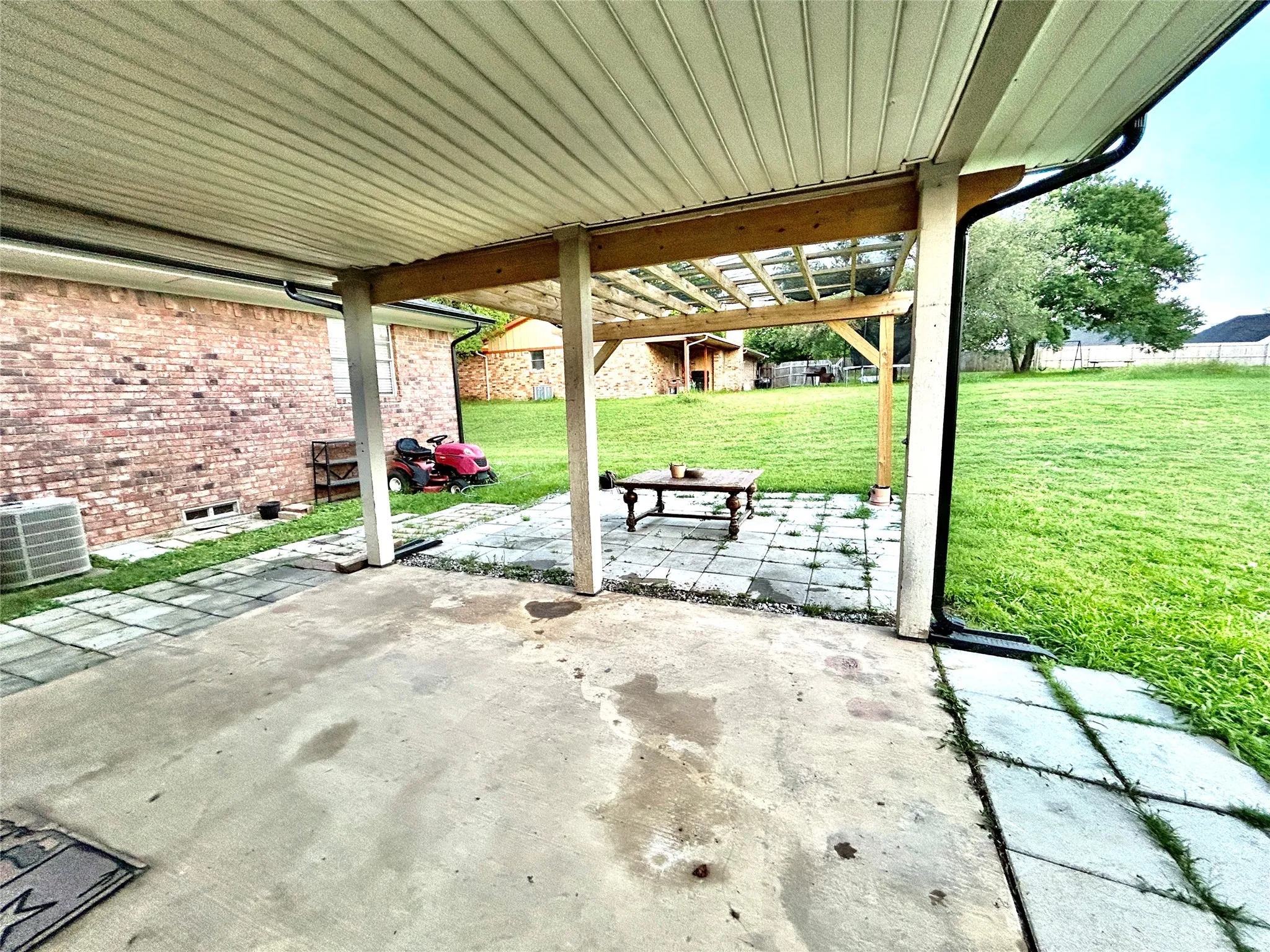 Single Family Residence For Sale in Ellis County , 303 N Caesar Street, Ennis, Texas 75119, 5 Bedroom, 3 Bathroom, Garage spaces, 2,267 Sqft, built in 1976, Preowned, mls#21217131, Real Estate Agent in Ennis, Homes For Sale in Ellis county, Homes For Sale in Ennis, Realtor in Ennis Texas, Real Estate Brokerage Independent Realty Texas, Luminita Cordes Realtor