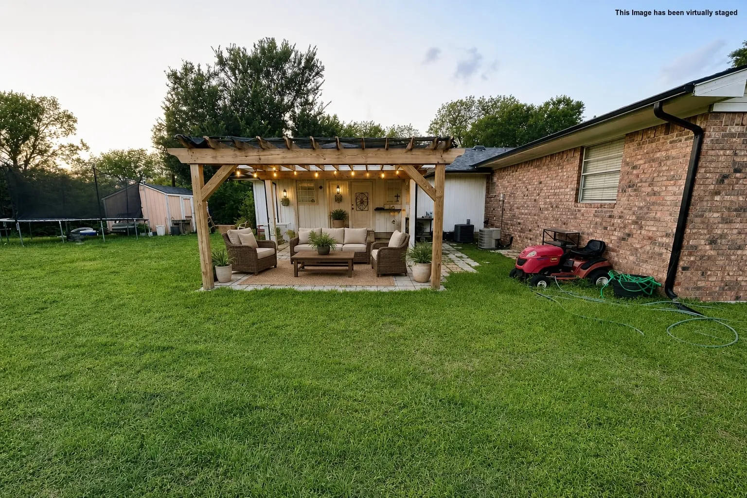 Single Family Residence For Sale in Ellis County , 303 N Caesar Street, Ennis, Texas 75119, 5 Bedroom, 3 Bathroom, Garage spaces, 2,267 Sqft, built in 1976, Preowned, mls#21217131, Real Estate Agent in Ennis, Homes For Sale in Ellis county, Homes For Sale in Ennis, Realtor in Ennis Texas, Real Estate Brokerage Independent Realty Texas, Luminita Cordes Realtor